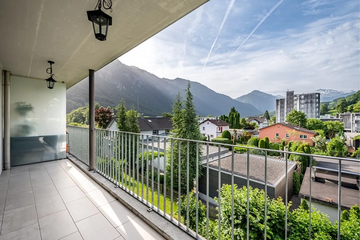 Luminoso appartamento di 4½ locali con giardino d'inverno e balcone - Foto 1 di 13
