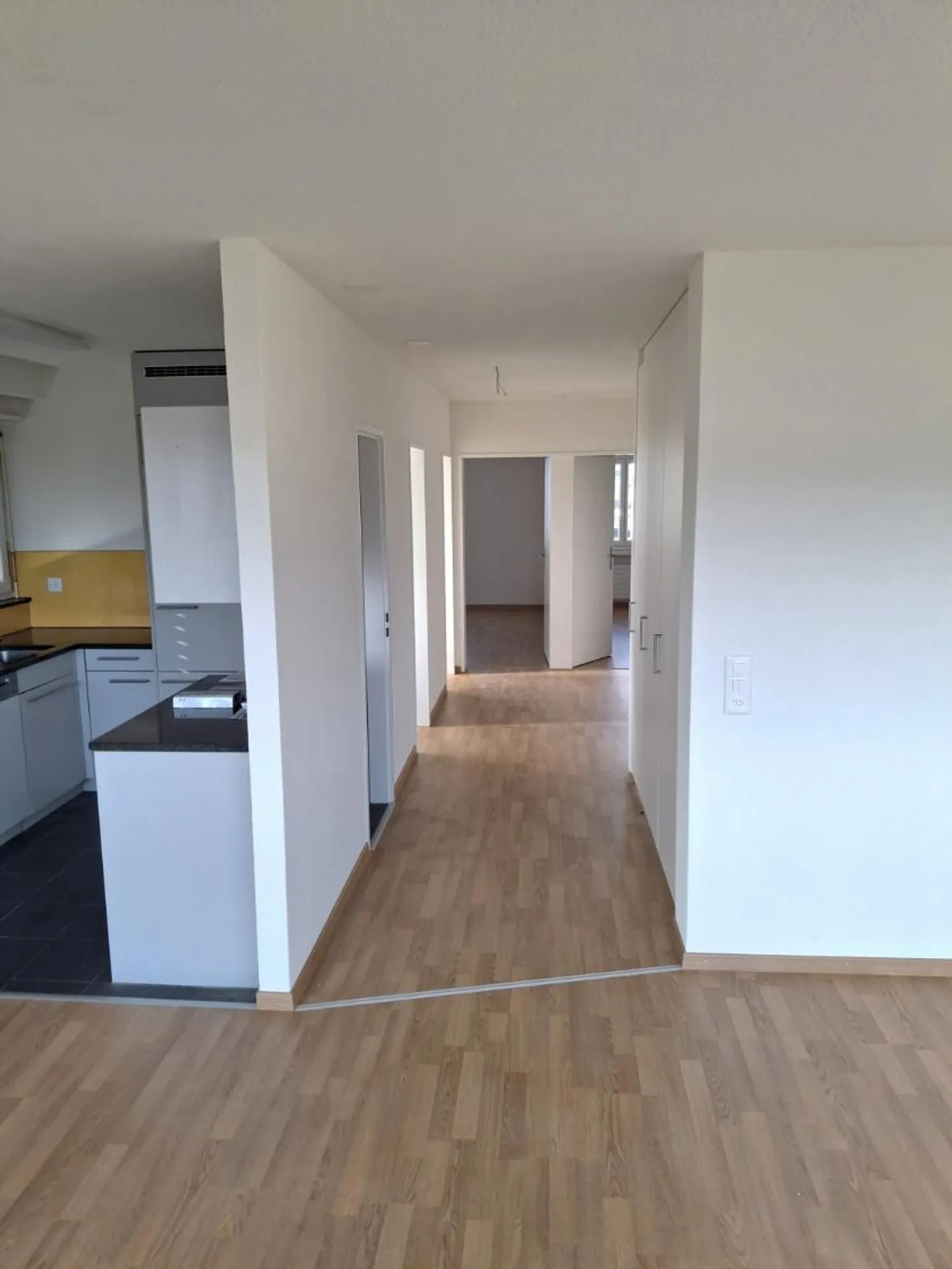 3.5 Room Apartment - Photo 9 of 9