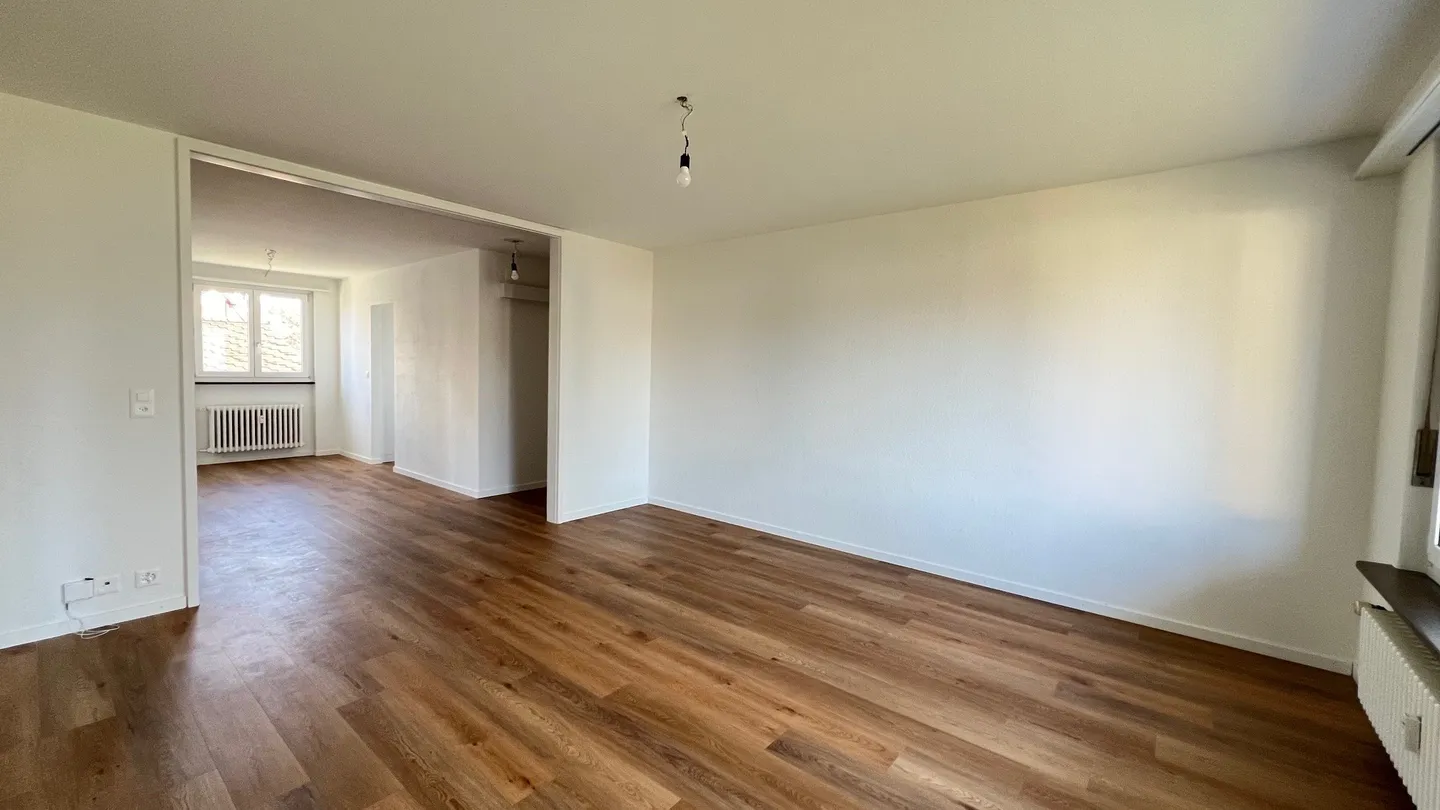 3.5 Room Apartment - Photo 3 of 12