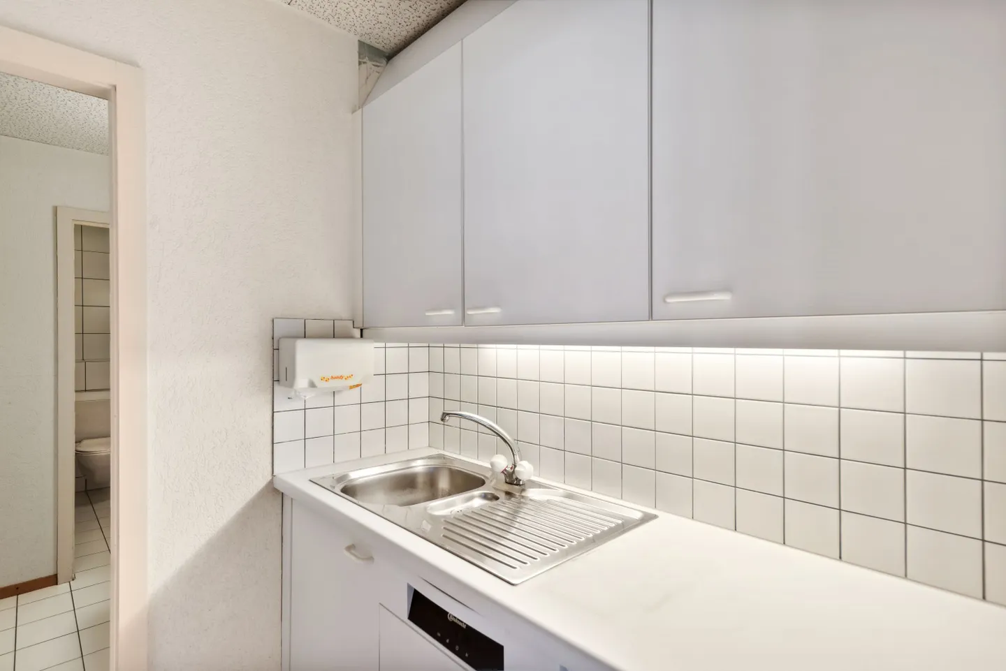 Spazio ufficio in affitto - Foto 5 di 12