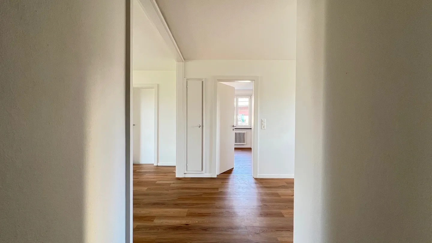 3.5 Room Apartment - Photo 6 of 12