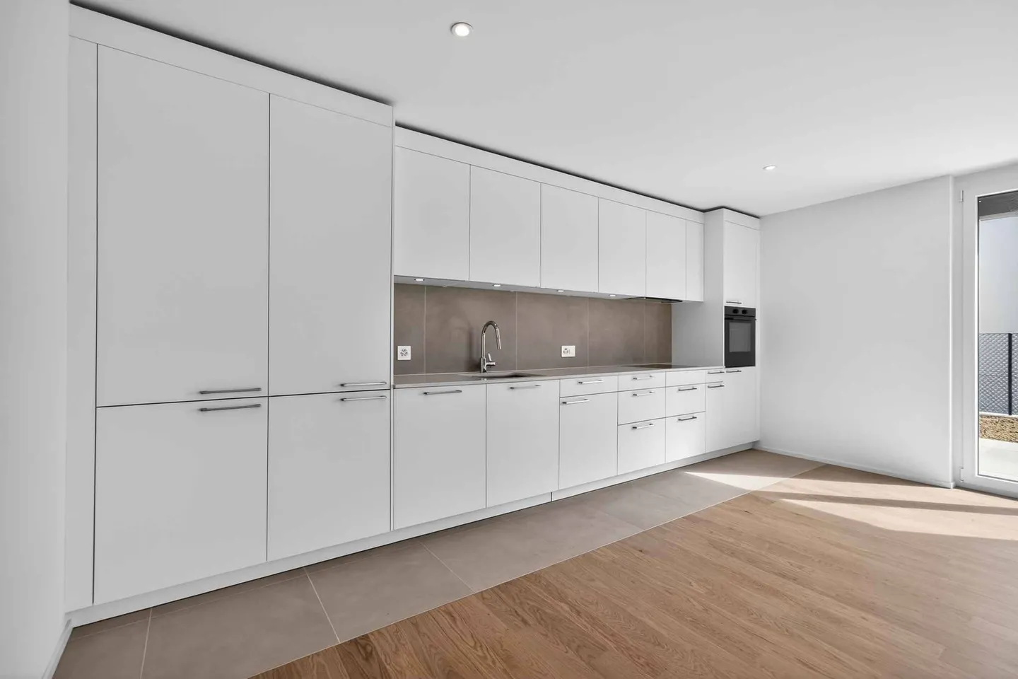 Apartment for rent - Photo 3 of 9