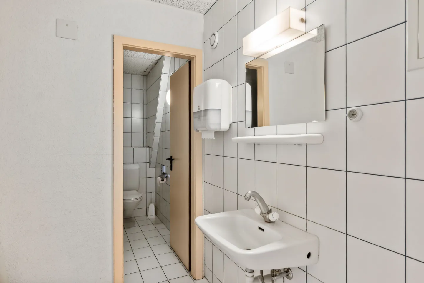 Spazio ufficio in affitto - Foto 6 di 12