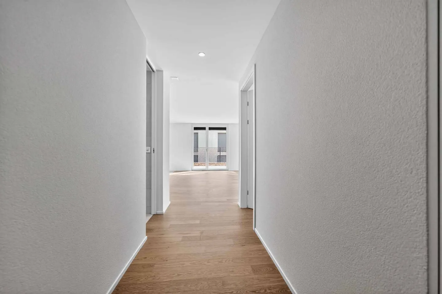 Apartment for rent - Photo 4 of 9