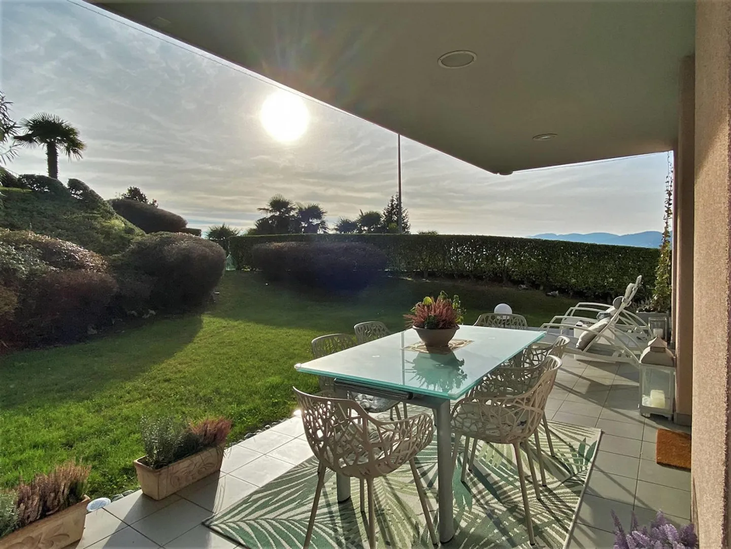 Three-room apartment with garden in a panoramic position. - Photo 2 of 13