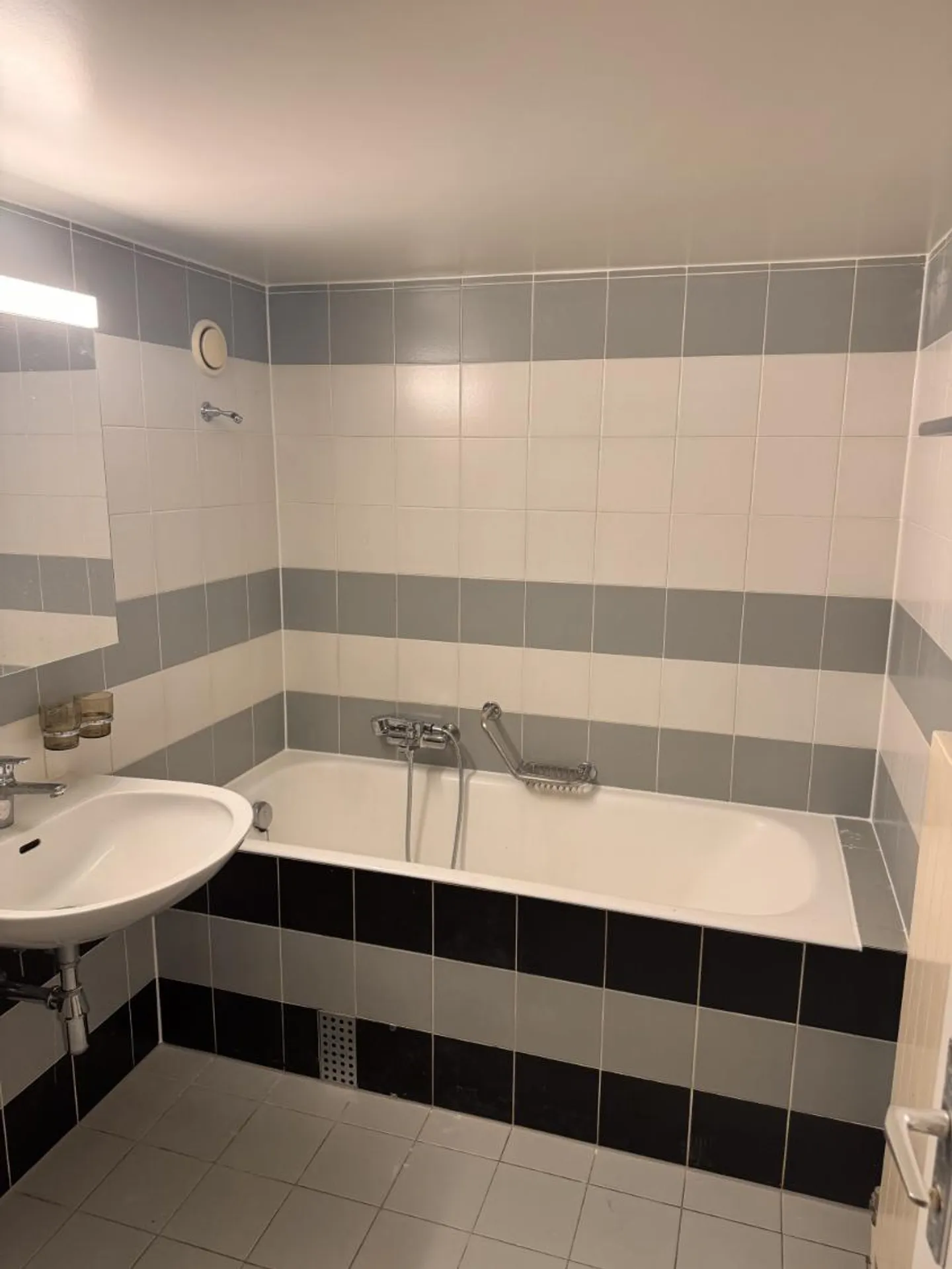 Appartement lumineux 3 pièces à Genève - Photo 2 sur 4