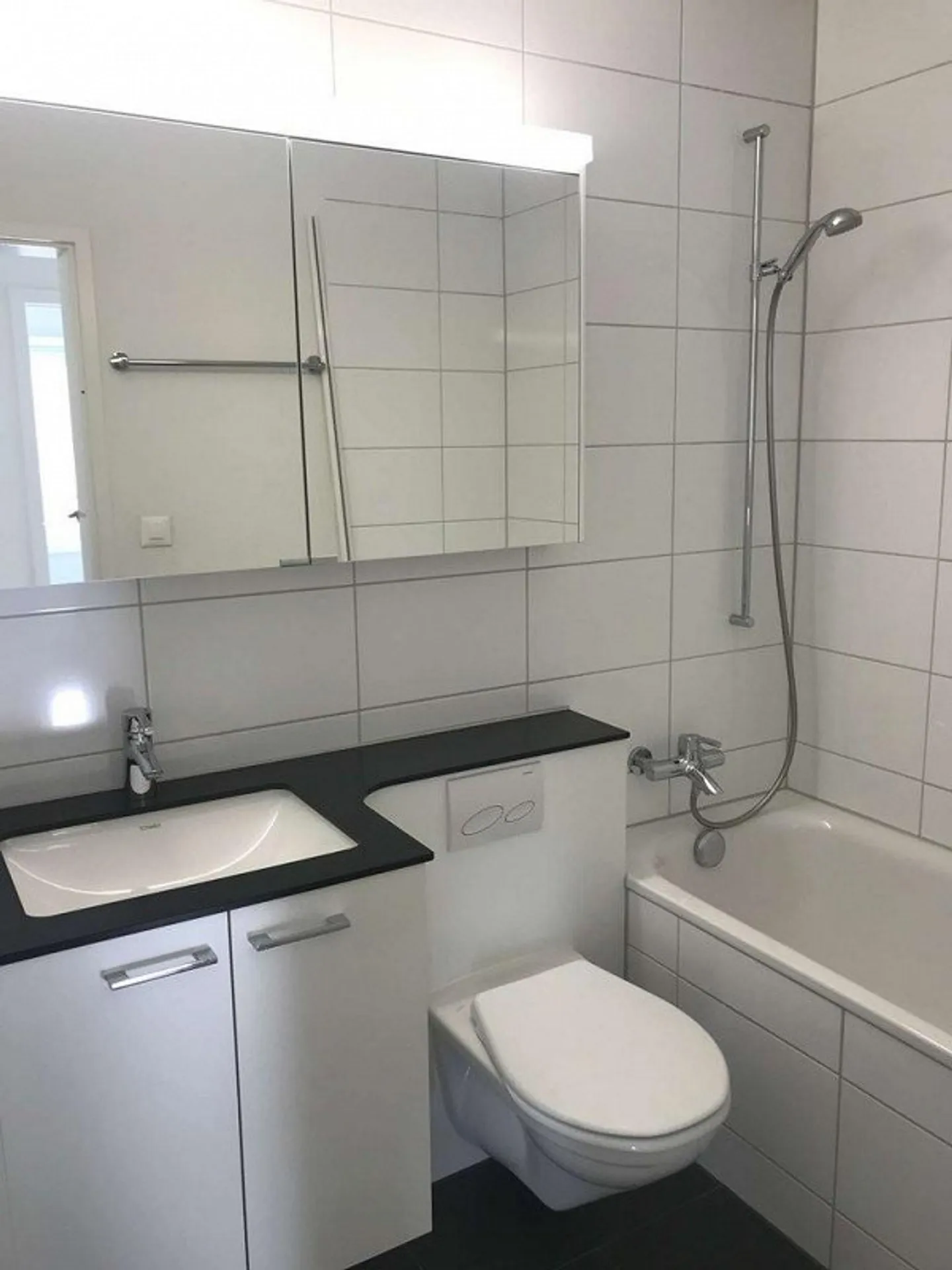 Charming apartment in a quiet neighborhood - Photo 3 of 6