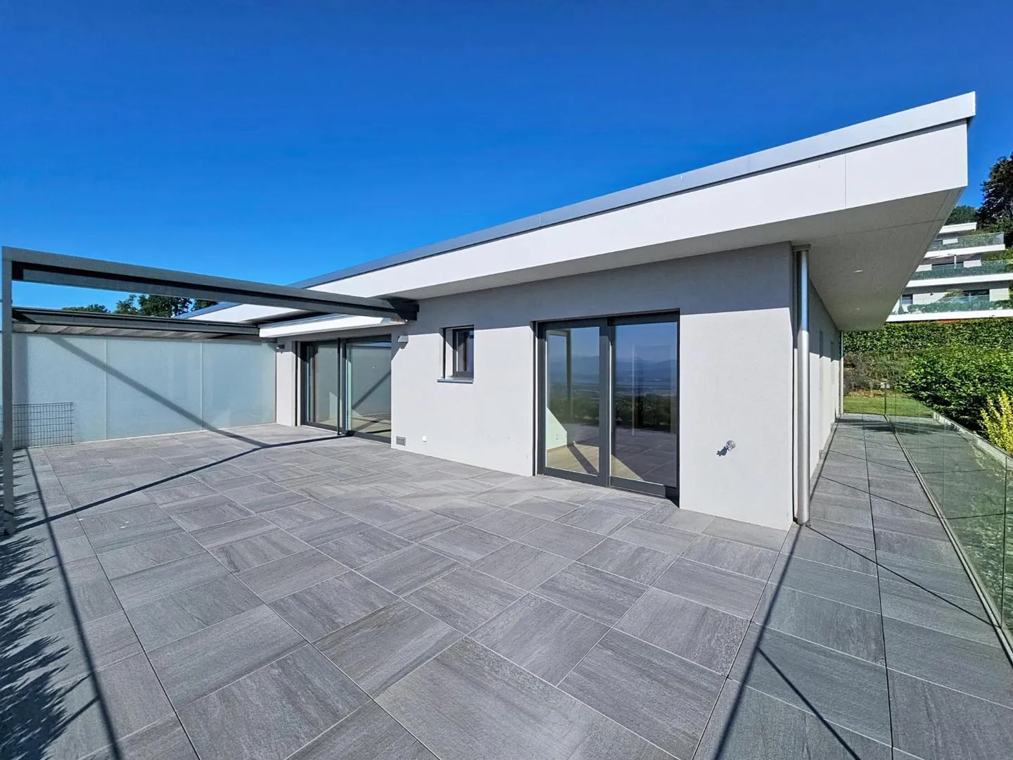 Attic with panoramic view of the lake and the Alps - Photo 8 of 10