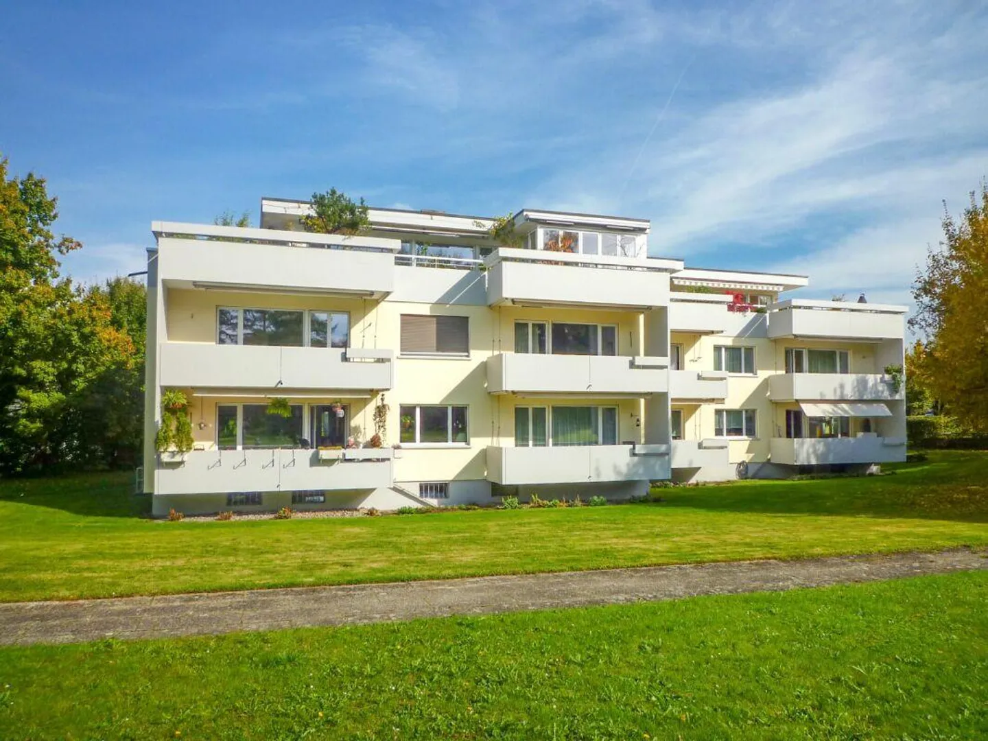 Gepflegte Mehrfamilienhäuser an begehrter Lage - Foto 1 di 5