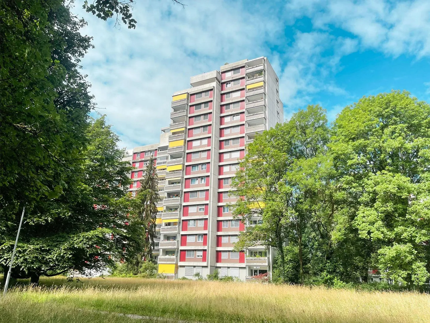 Appartement 4.5 pièces récemment rénové à Bern-Wittigkofen - Photo 1 sur 8