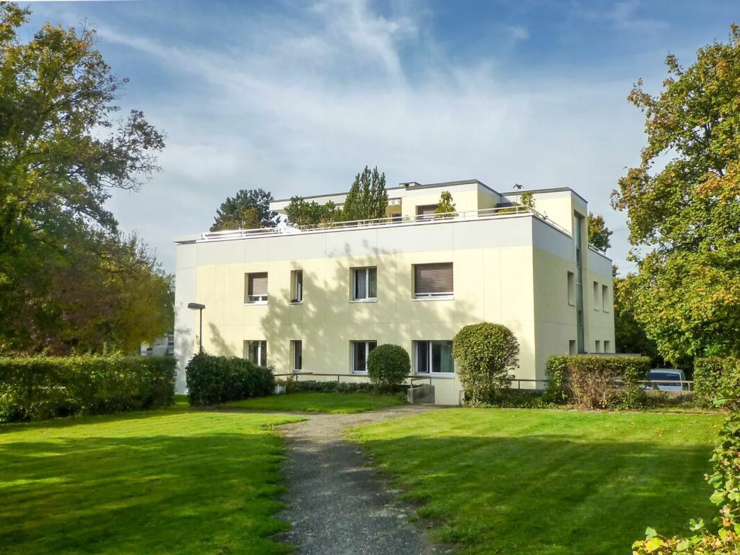 Gepflegte Mehrfamilienhäuser an begehrter Lage - Foto 2 di 5