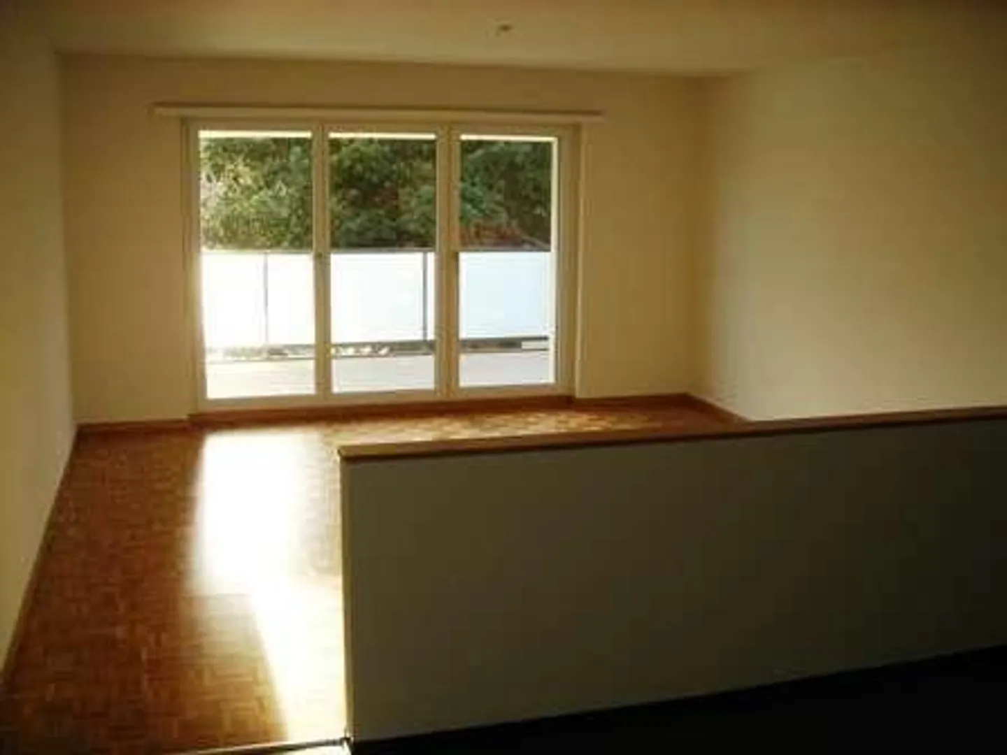 Charming apartment in a quiet neighborhood - Photo 4 of 6