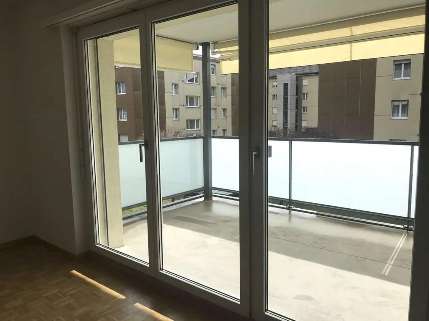 Charming apartment in a quiet neighborhood - Photo 5 of 6