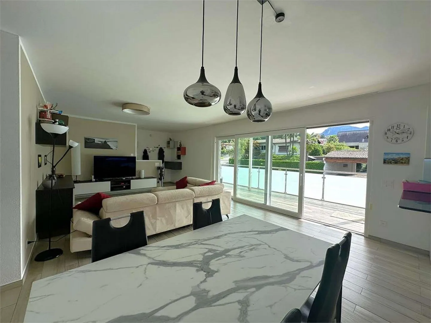 Appartement élégant de 4,5 pièces avec jardin à Cadempino. - Photo 2 sur 12