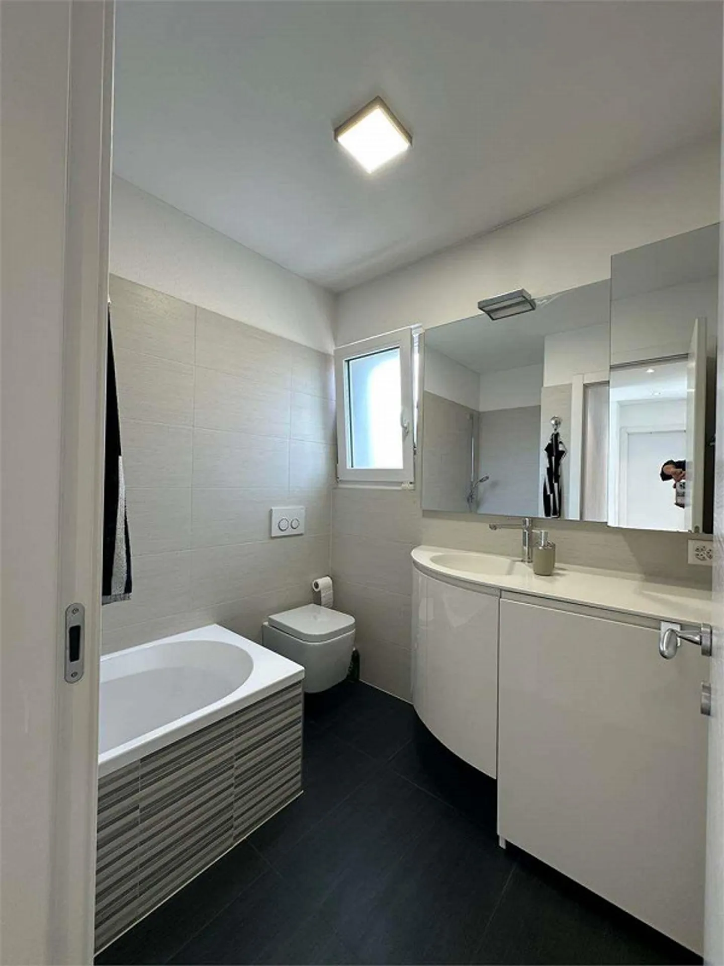 Appartement élégant de 4,5 pièces avec jardin à Cadempino. - Photo 10 sur 12