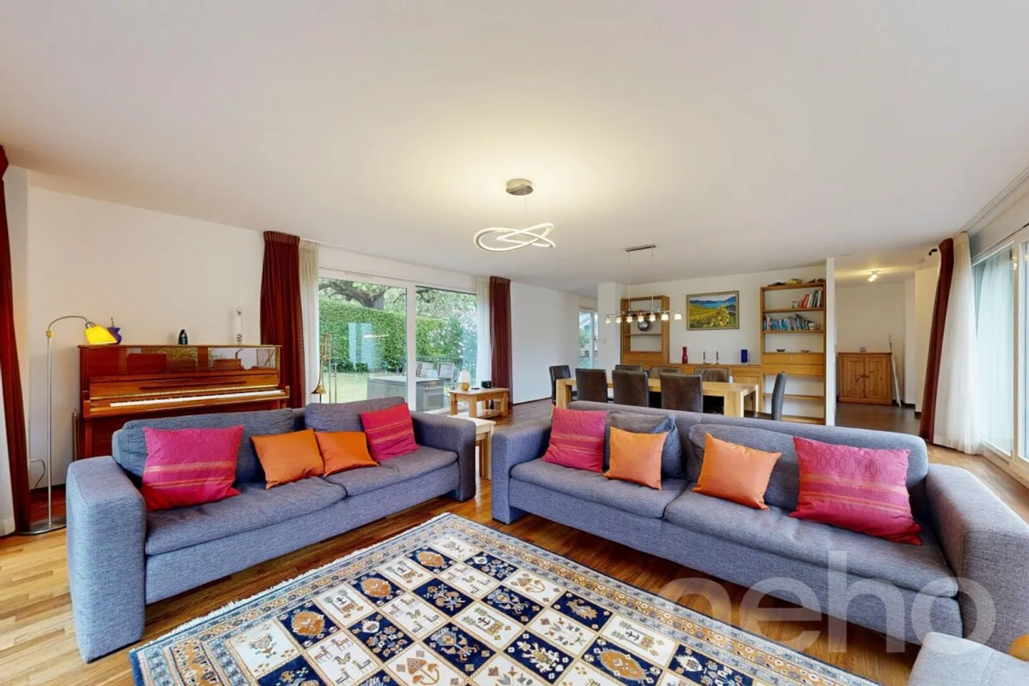 Elegante casa bifamiliare con giardino alla periferia di Morges - Foto 2 di 12