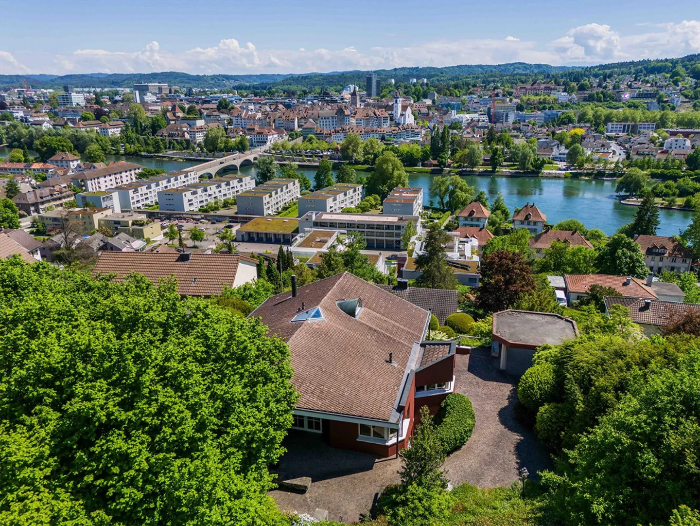 Wohnen an bester Hanglage mit Sicht auf die Aare und Aarauer Innens... - Foto 1 von 4