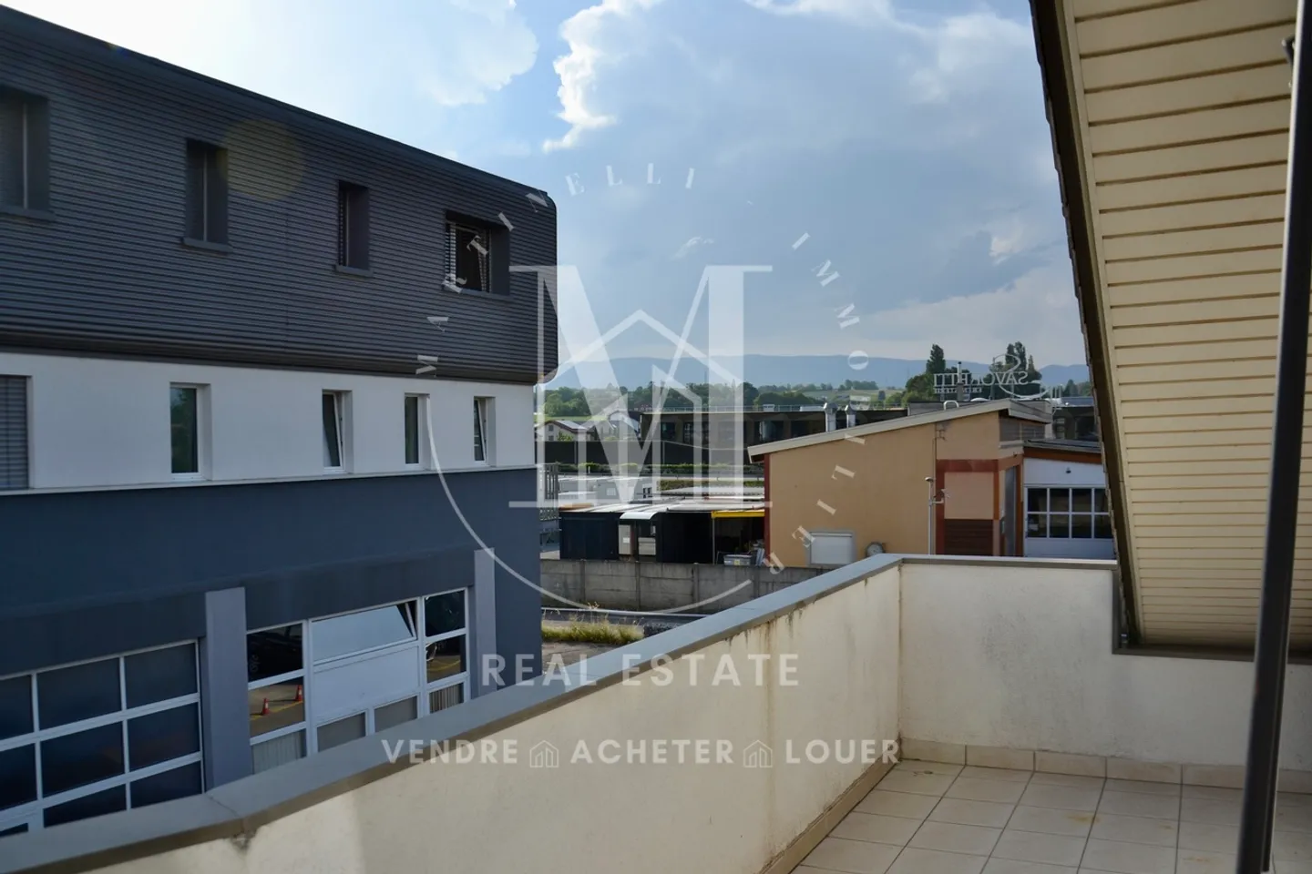 3 bright rooms on the top floor - Photo 5 of 5