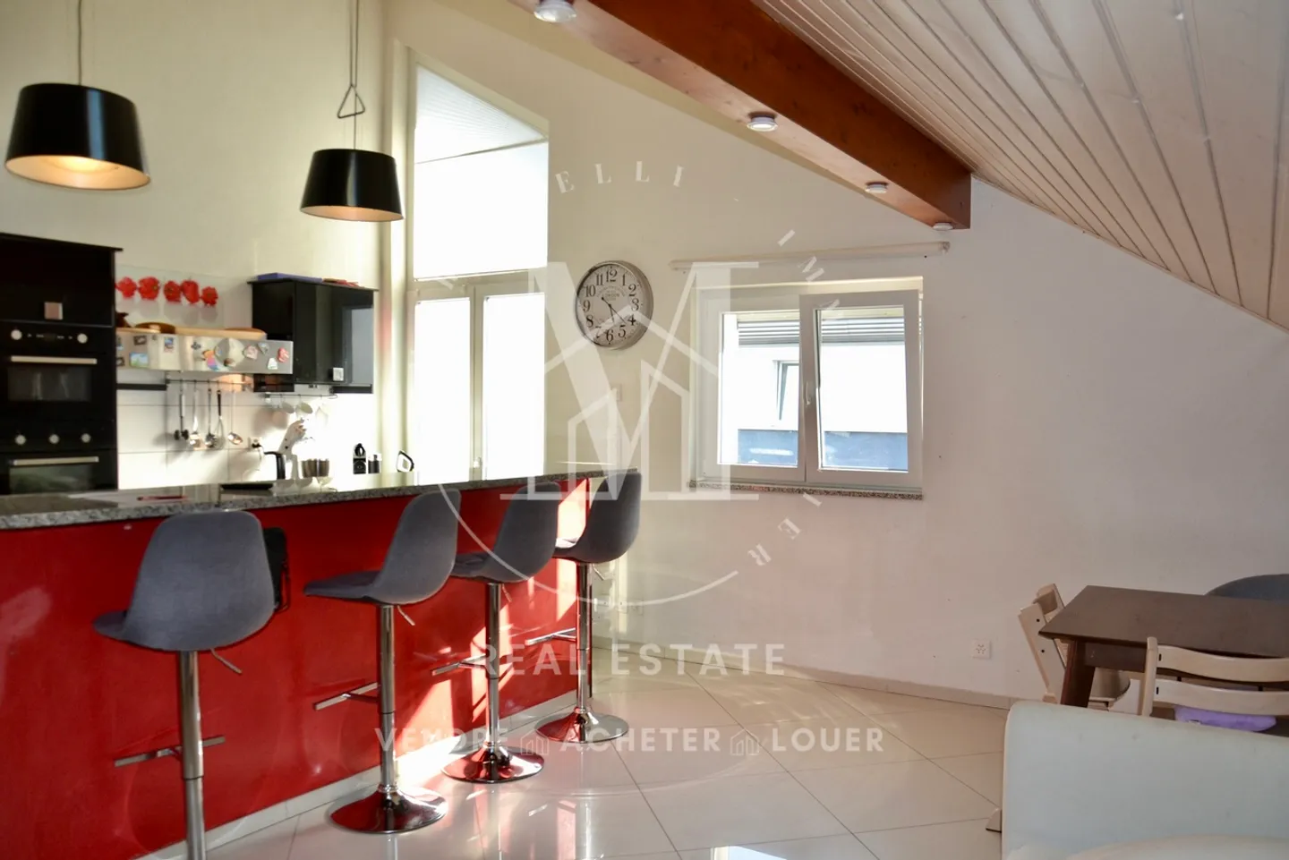 3 bright rooms on the top floor - Photo 2 of 5