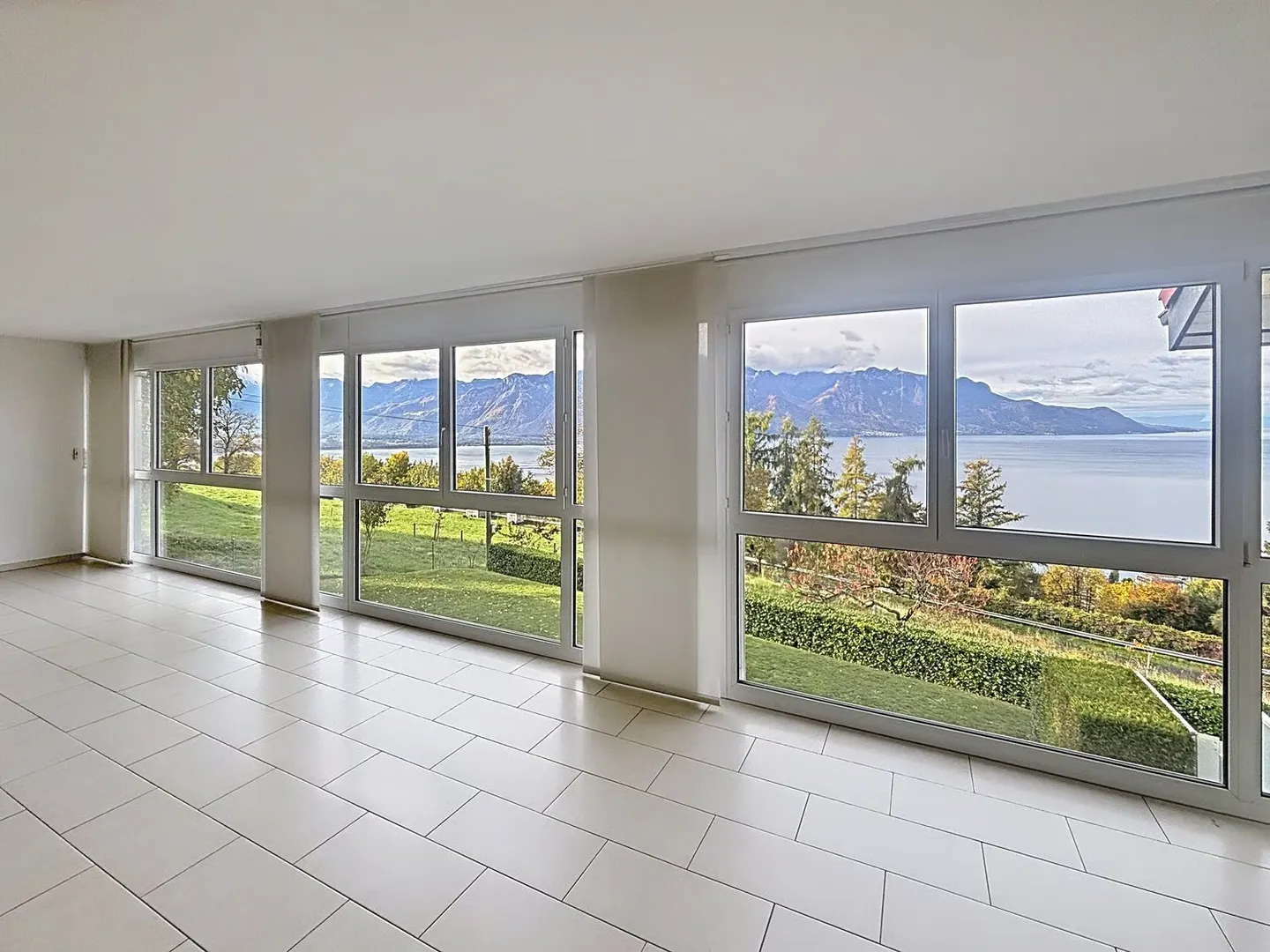 Wunderschöne 4,5-Zimmer-Wohnung mit Panoramablick in Chernex - Foto 12 von 24