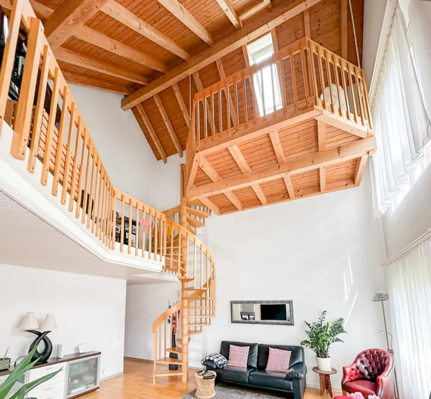 Maison multifamiliale avec six unités résidentielles - Photo 2 sur 14