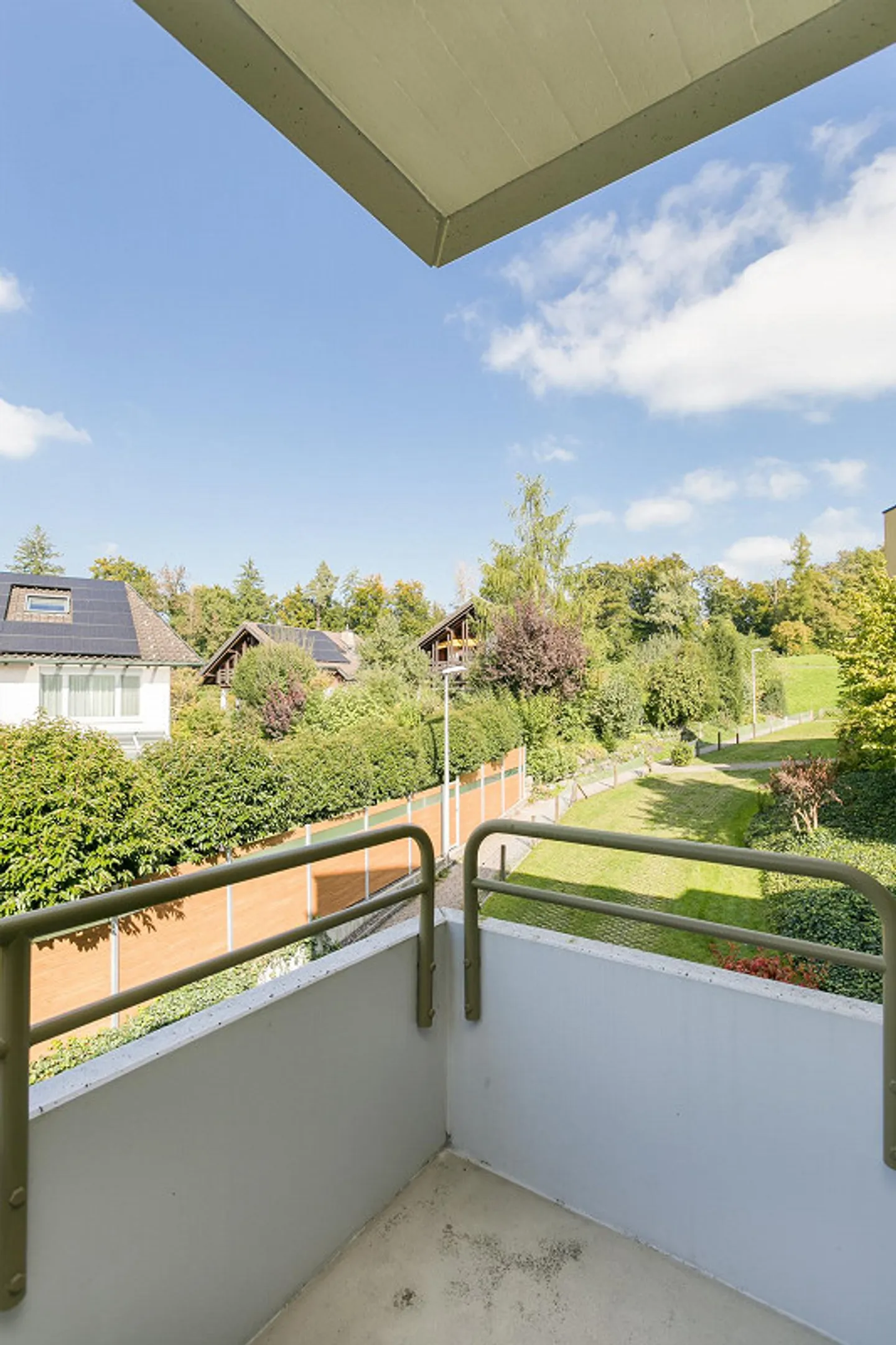 Geräumige Wohnung in ruhiger Lage - Foto 3 von 13