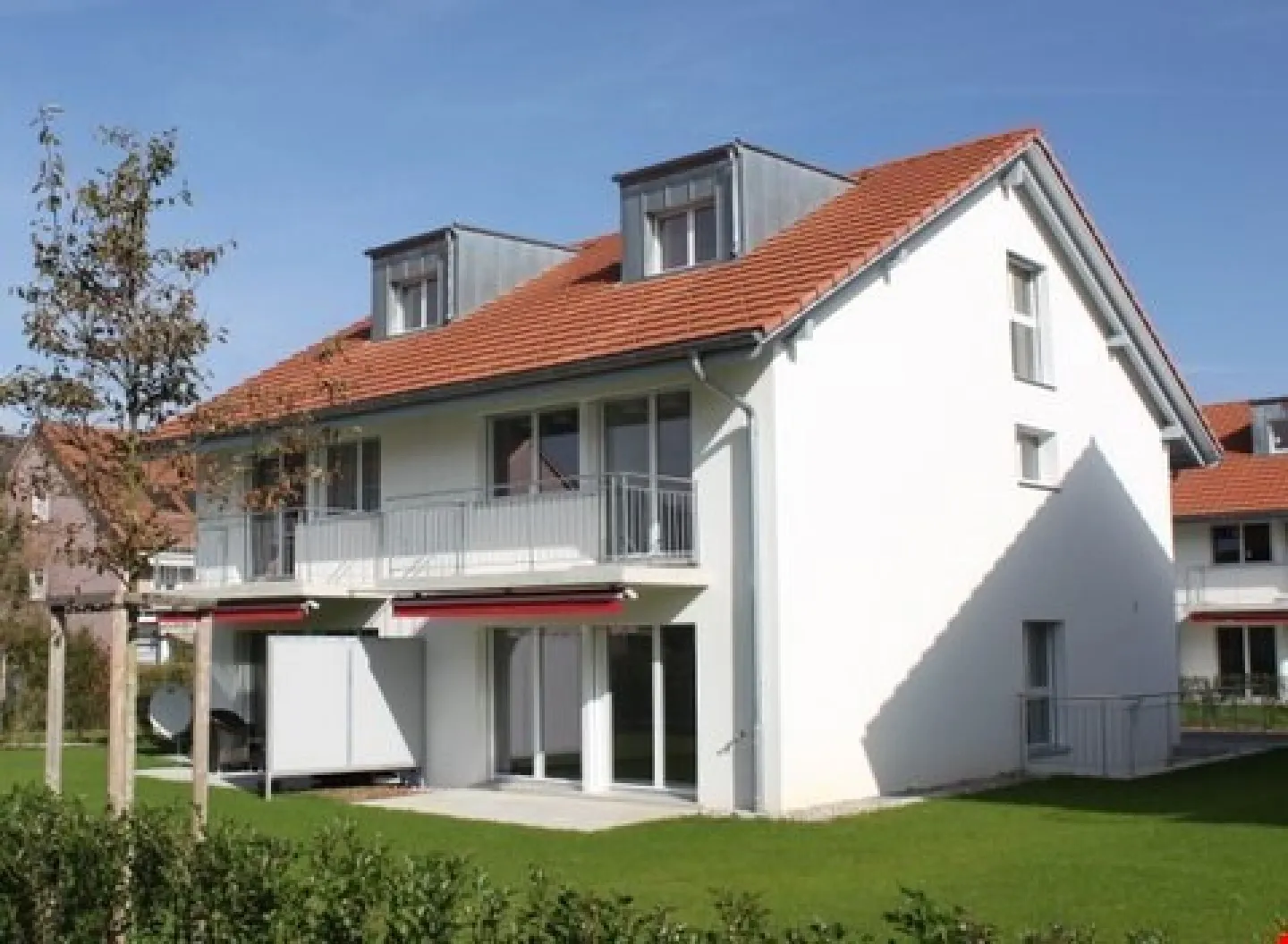 Geräumiges Doppel-EFH in der Natur - Foto 1 von 10