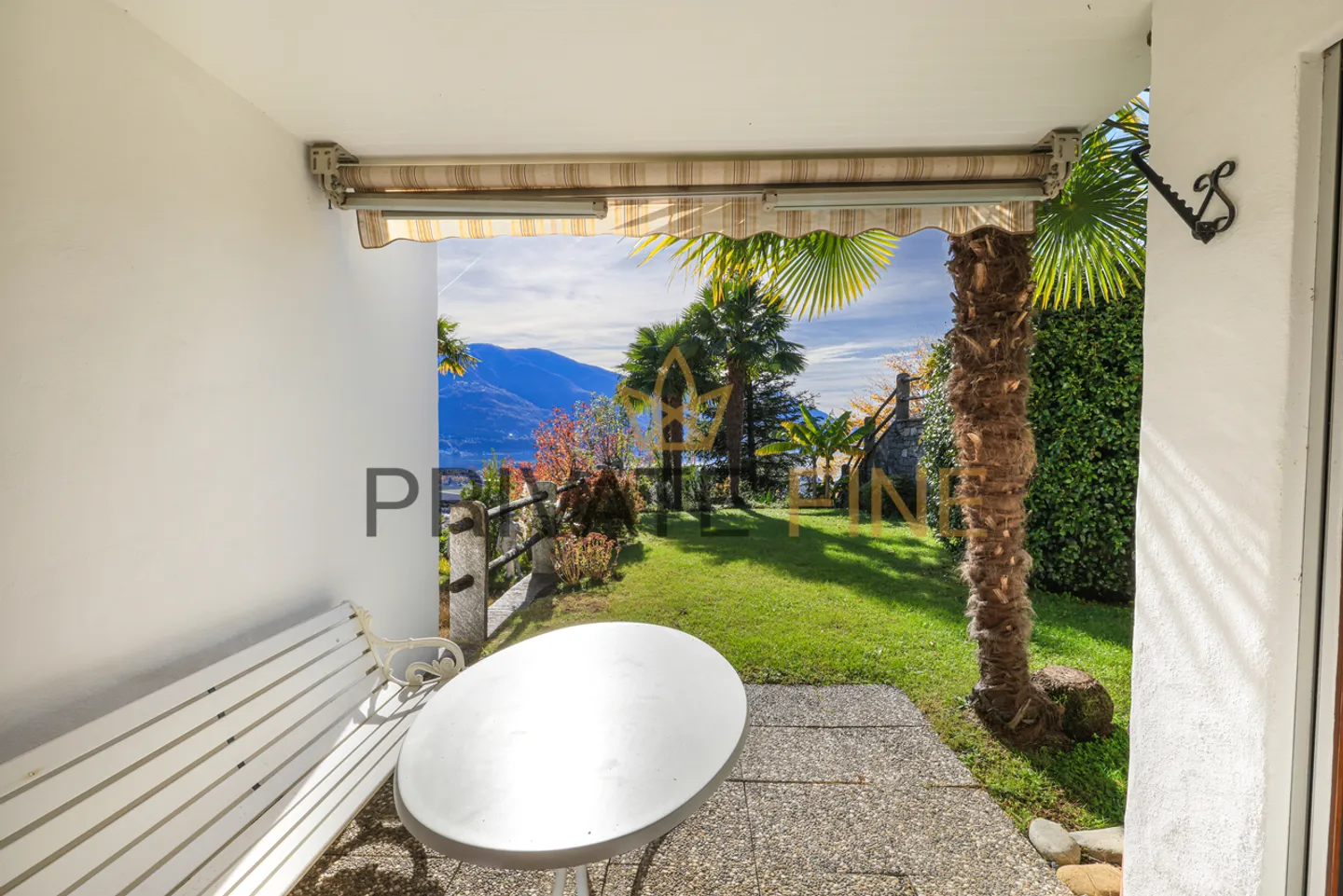 Casa a schiera con magnifica vista sul lago, giardino e seconda casa - Foto 13 di 16