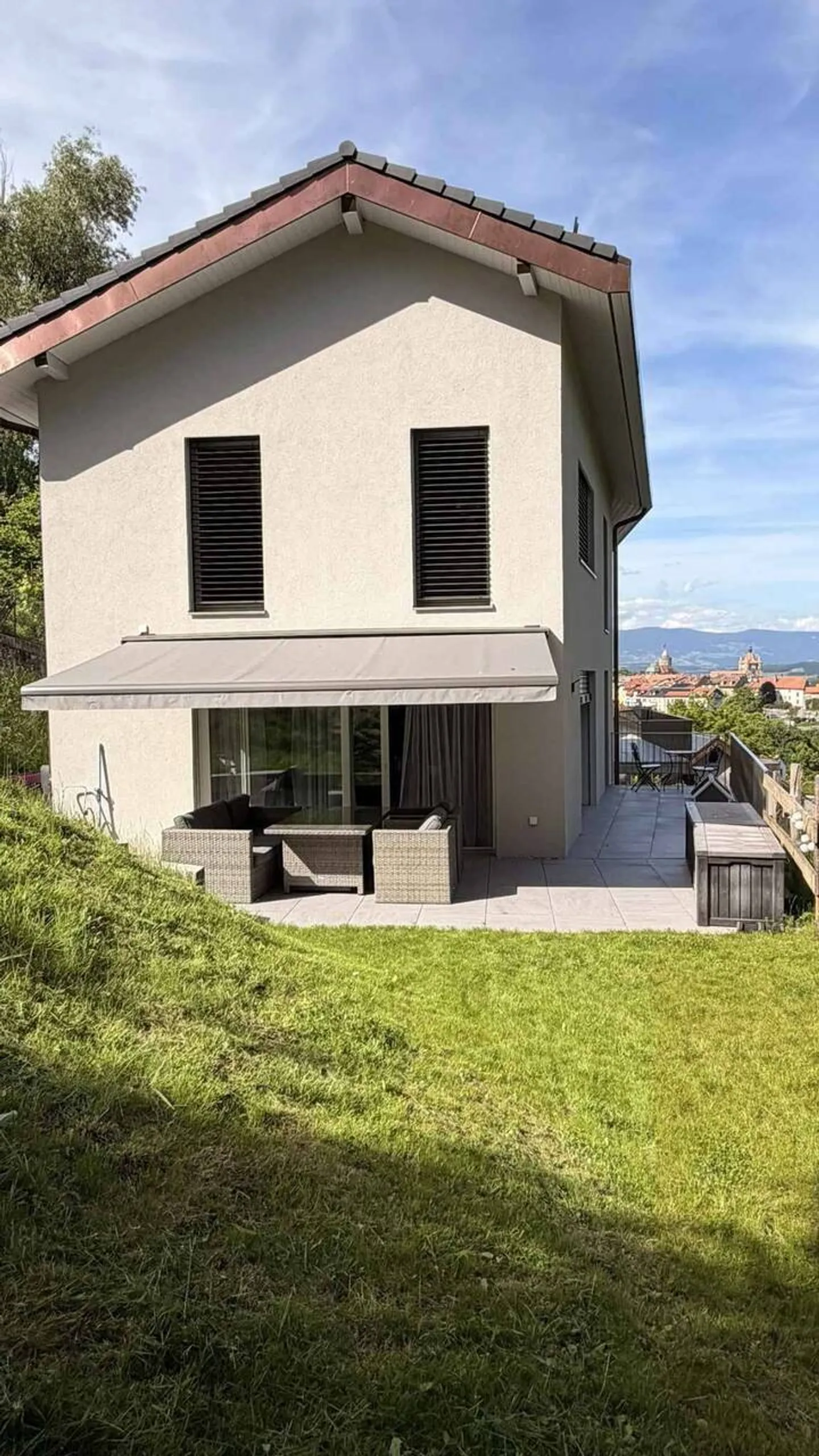 Villa Mitoyenne Moderne - Photo 1 sur 4
