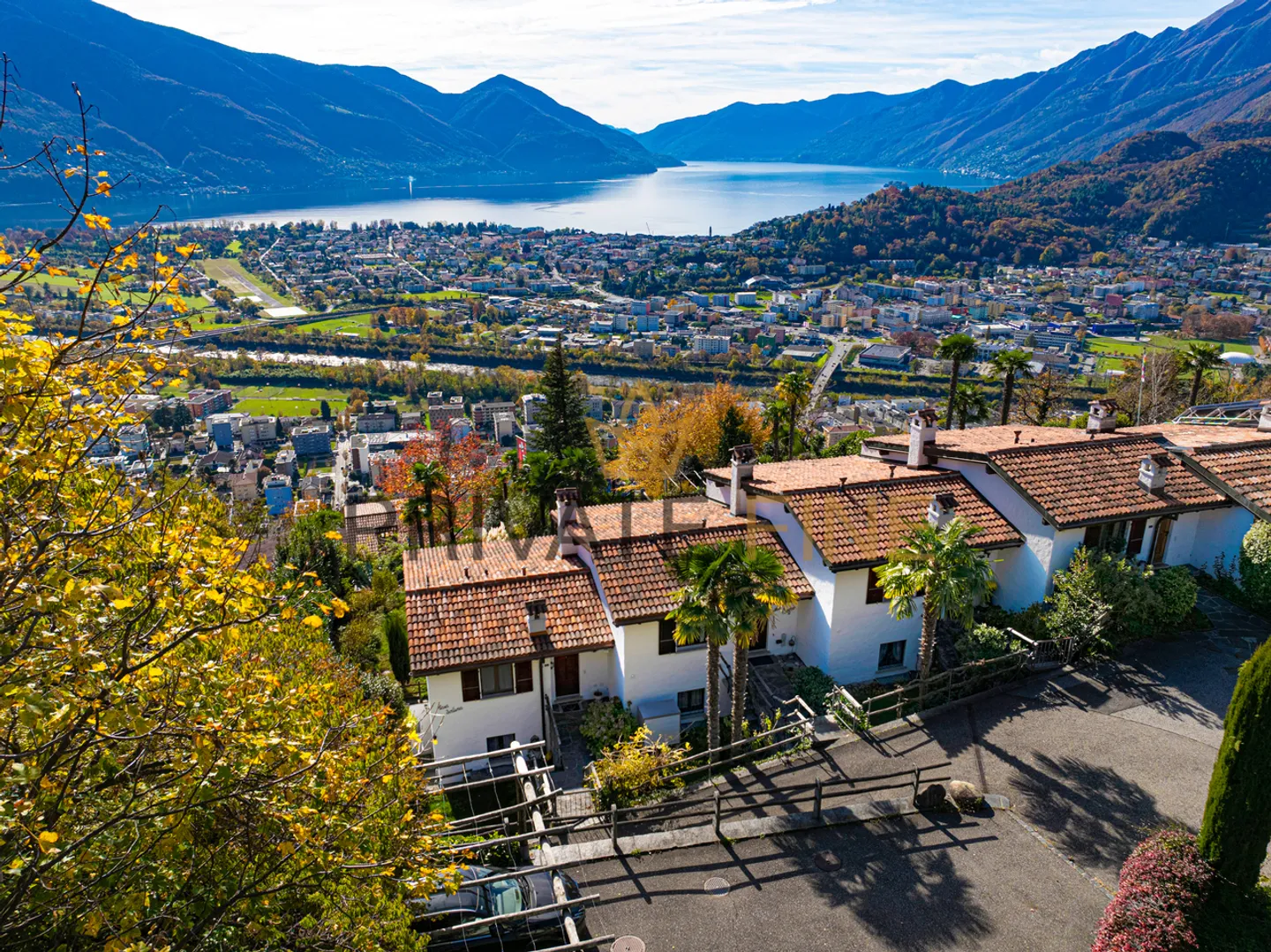 Casa a schiera con magnifica vista sul lago, giardino e seconda casa - Foto 15 di 16