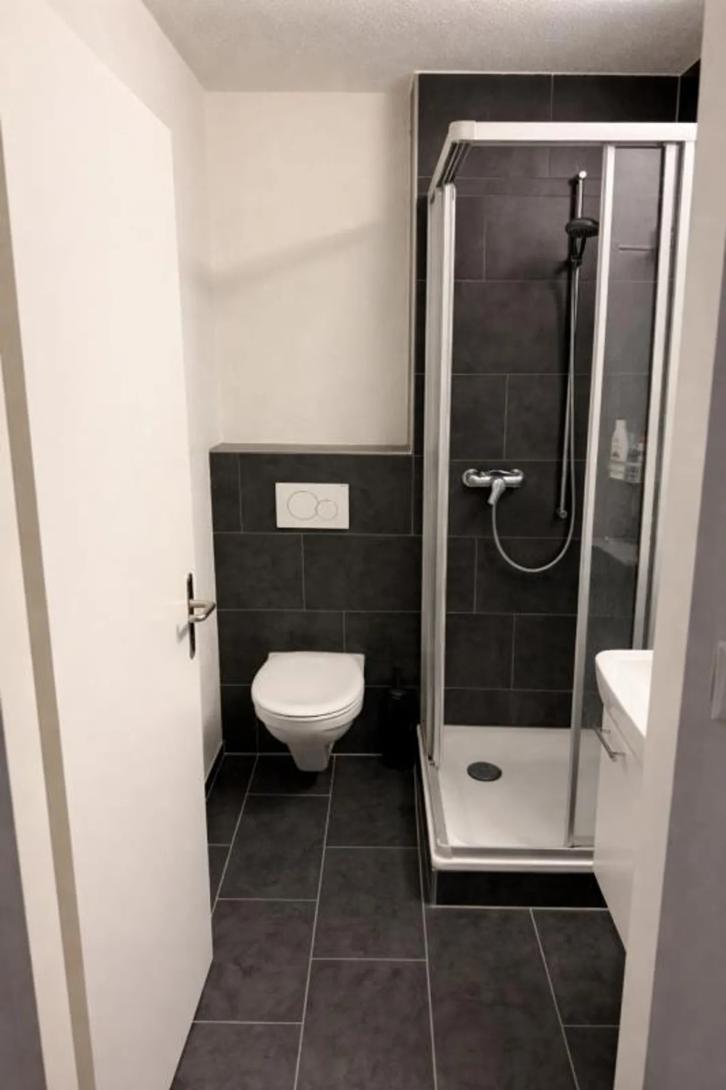 Modern and affordable, single apartment in the Besmer district - Photo 6 of 8