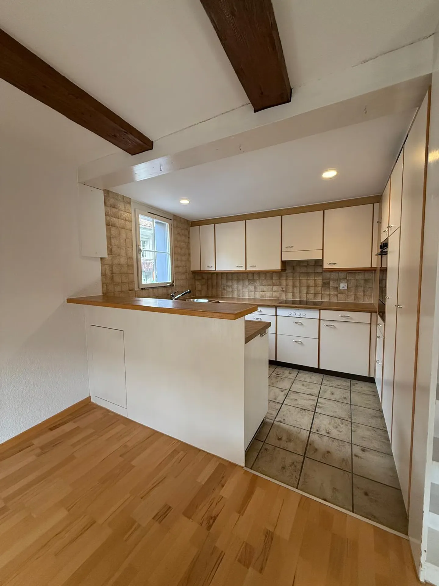 Appartement 3,5 pièces très central ! - Photo 2 sur 7