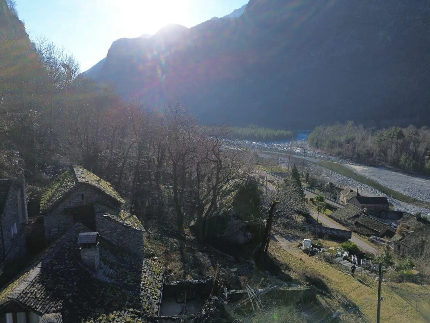 Charming Rustic with Panoramic View in Valle Maggia – A Dream Refuge - Photo 5 of 8