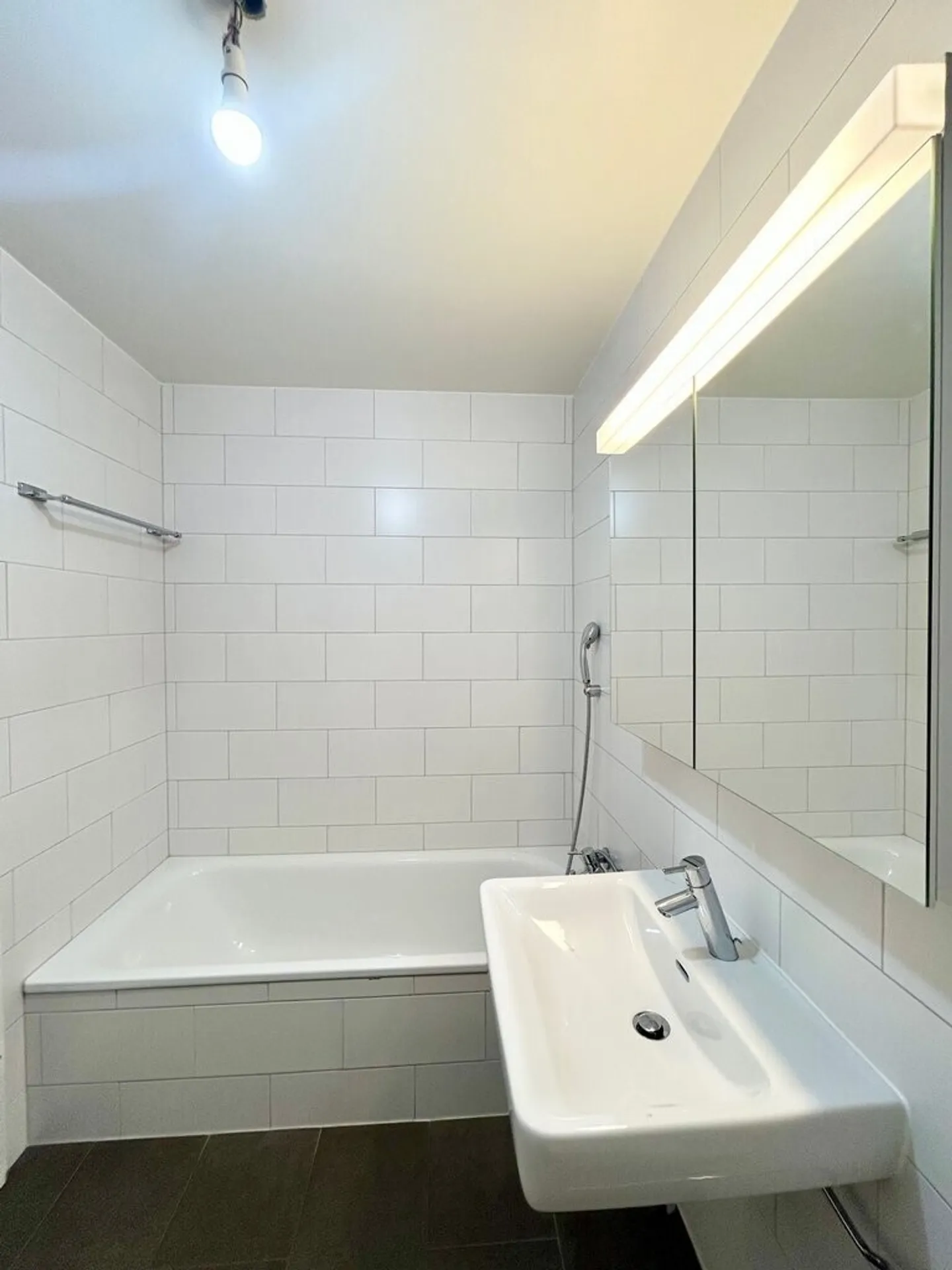 Da afferrare! Appartamento moderno idealmente situato a Sierre! - Foto 9 di 11