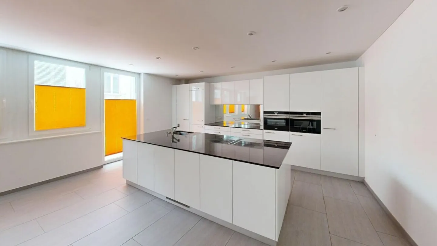 Modernes Wohnen mit viel Raum - 177 m², Südbalkon &amp; grosszügiger Sitzplatz in Müllheim - Foto 2 von 11