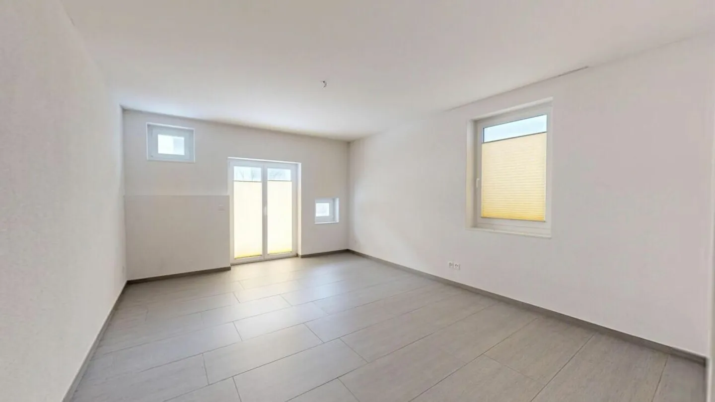 Modernes Wohnen mit viel Raum - 177 m², Südbalkon &amp; grosszügiger Sitzplatz in Müllheim - Foto 5 von 11