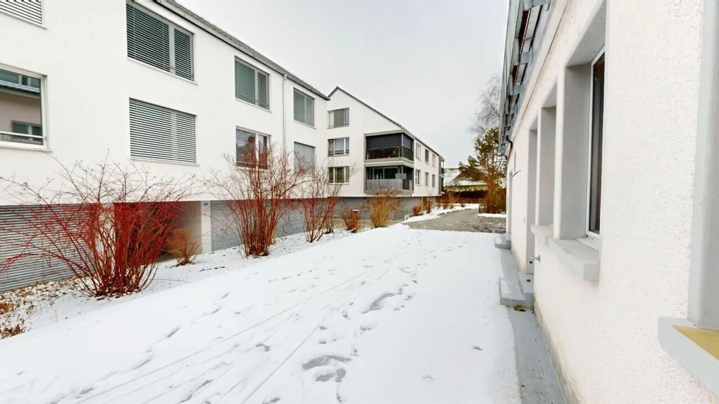 Modernes Wohnen mit viel Raum - 177 m², Südbalkon &amp; grosszügiger Sitzplatz in Müllheim - Foto 10 von 11