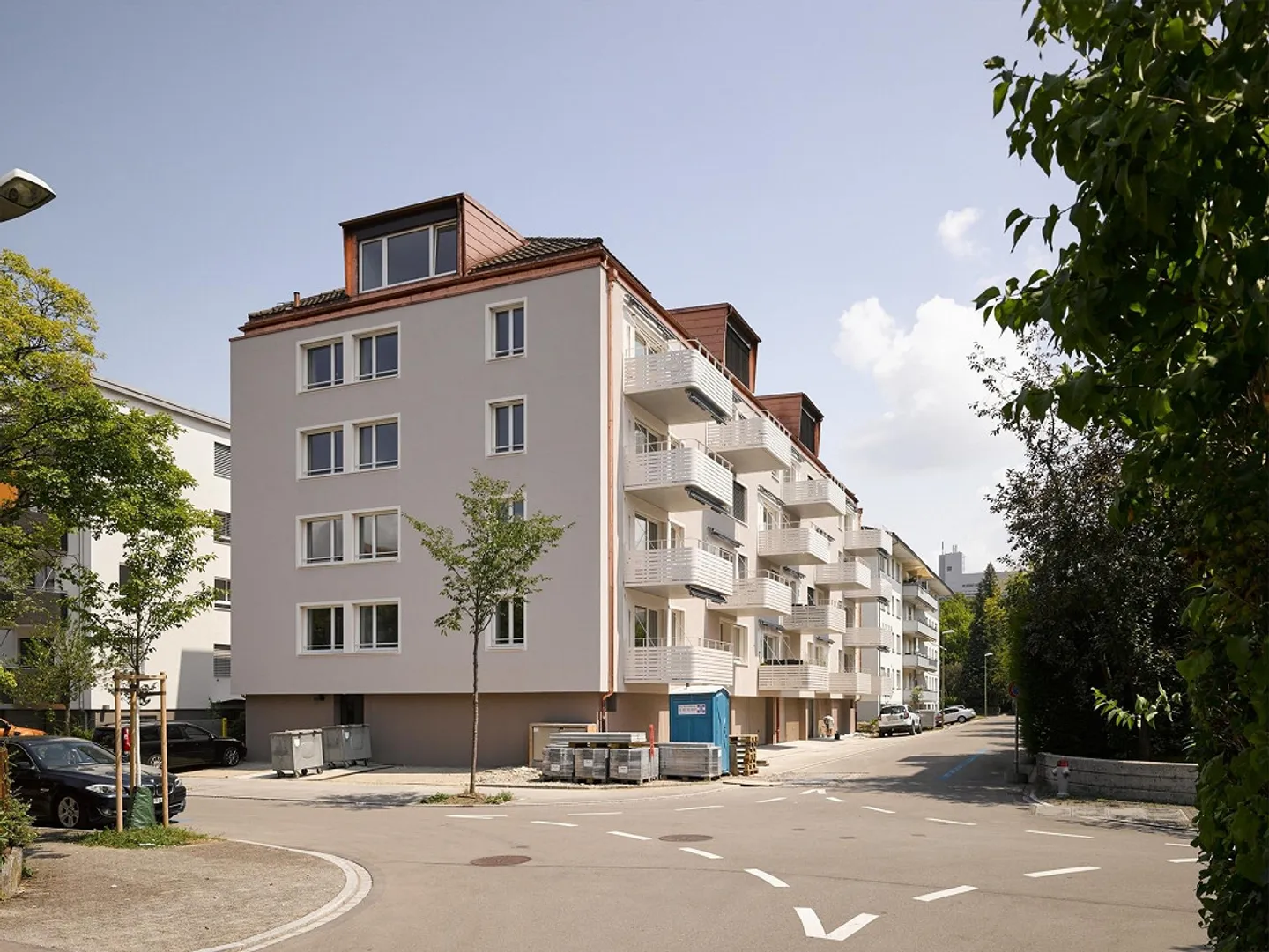 Moderne 2.5-Zimmer-Dachwohnung in beliebtem Veltheim-Quartier - Foto 1 von 9