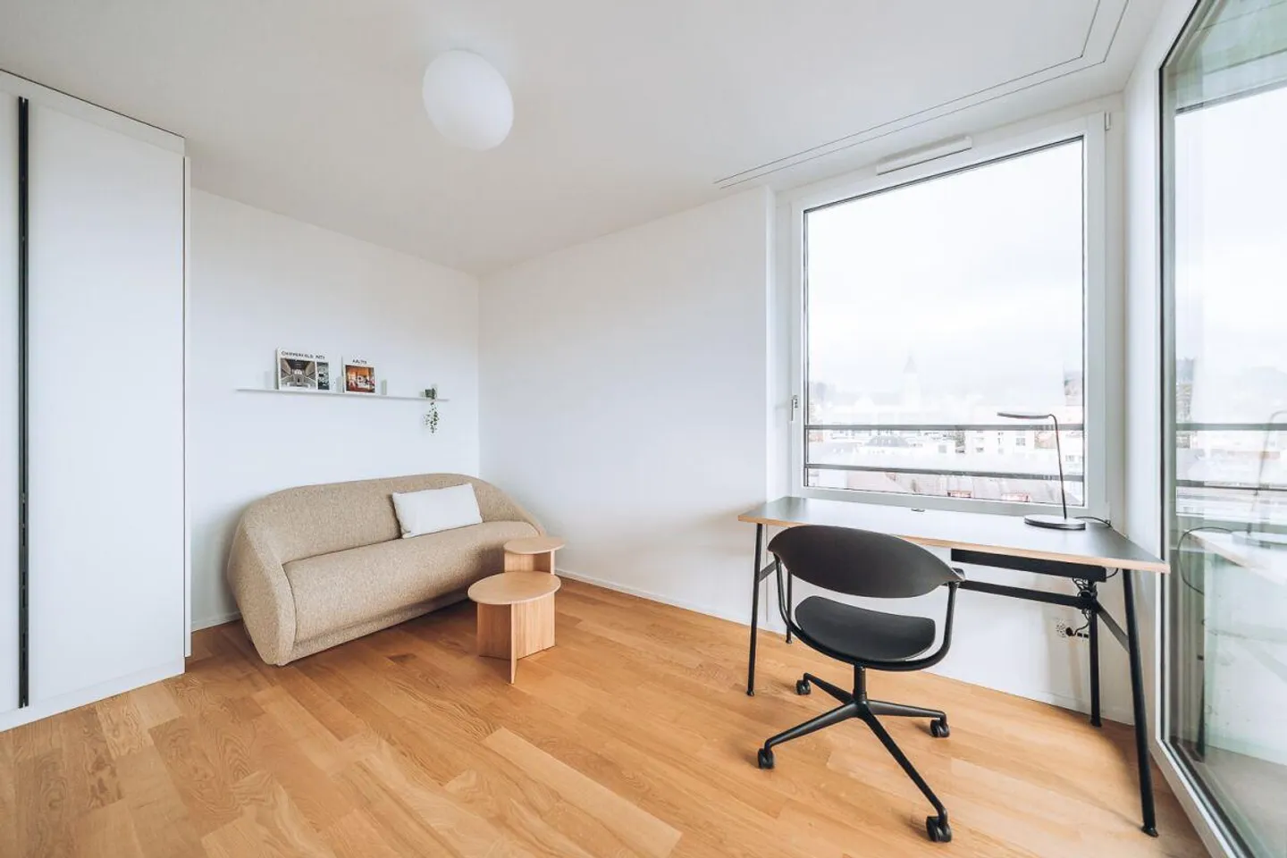 Appartamento arredato di 3,5 locali con vista, situato nel centro di Neuhausen - Foto 8 di 10