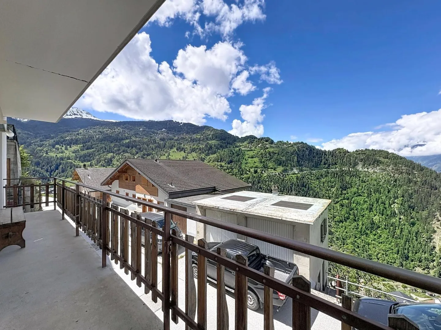 Appartement Charmant avec Vue Époustouflante - Photo 3 sur 13