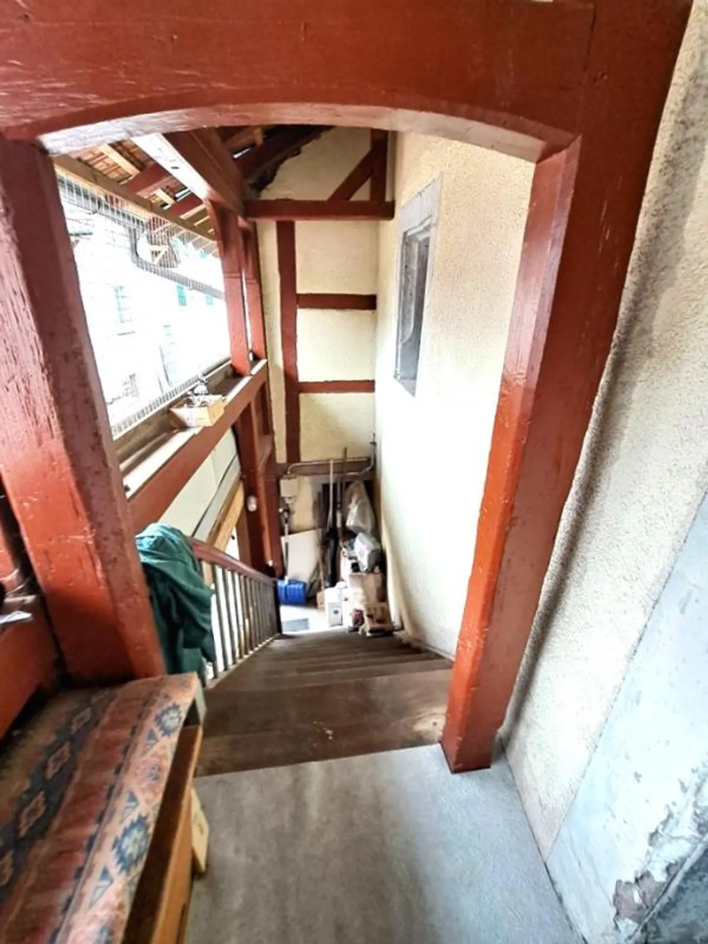 Maison multi-générationnelle située au centre avec appartement de 7 pièces plus loft plus atelier - Photo 2 sur 10