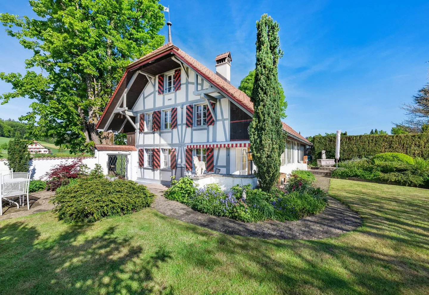 Rieghaus mit grossem Garten an traumhafter Panoramalage - Foto 2 von 13