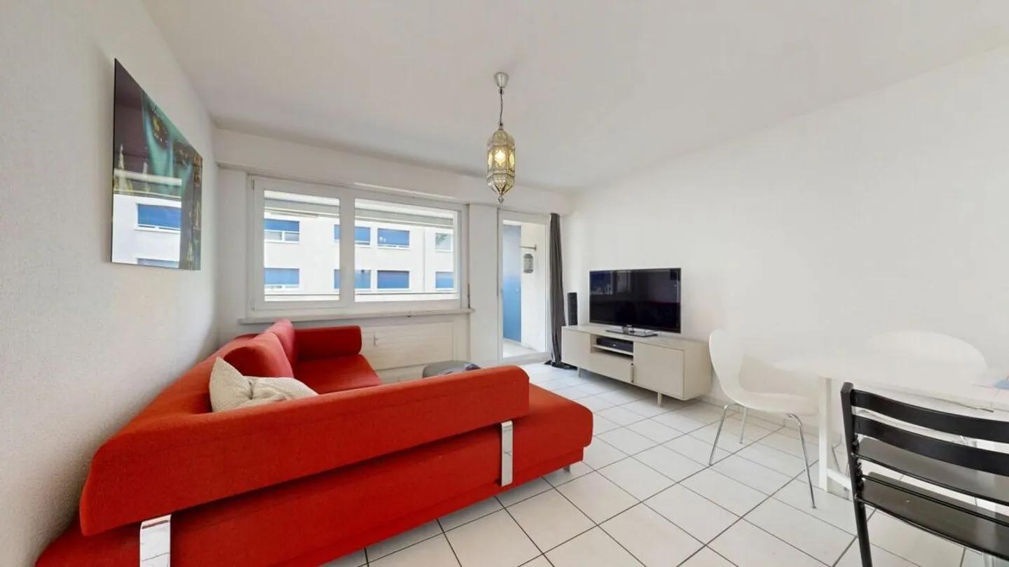 gemütliche Wohnung mit grosszügigem Balkon, Keller und Einstellhallenplatz - Foto 4 von 14