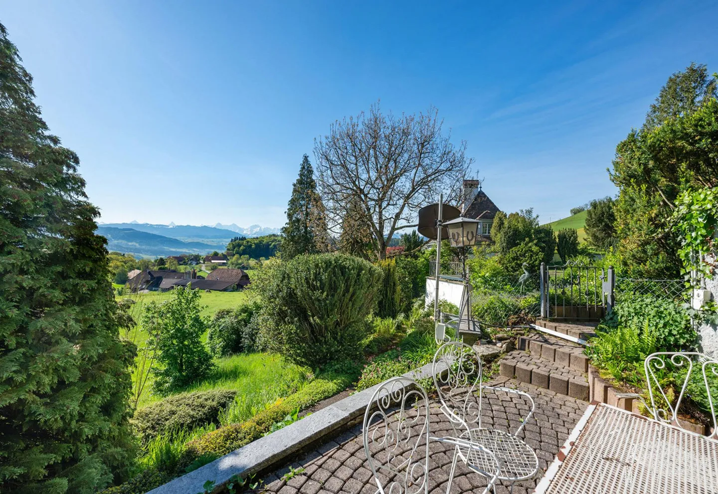 Rieghaus mit grossem Garten an traumhafter Panoramalage - Foto 6 von 13