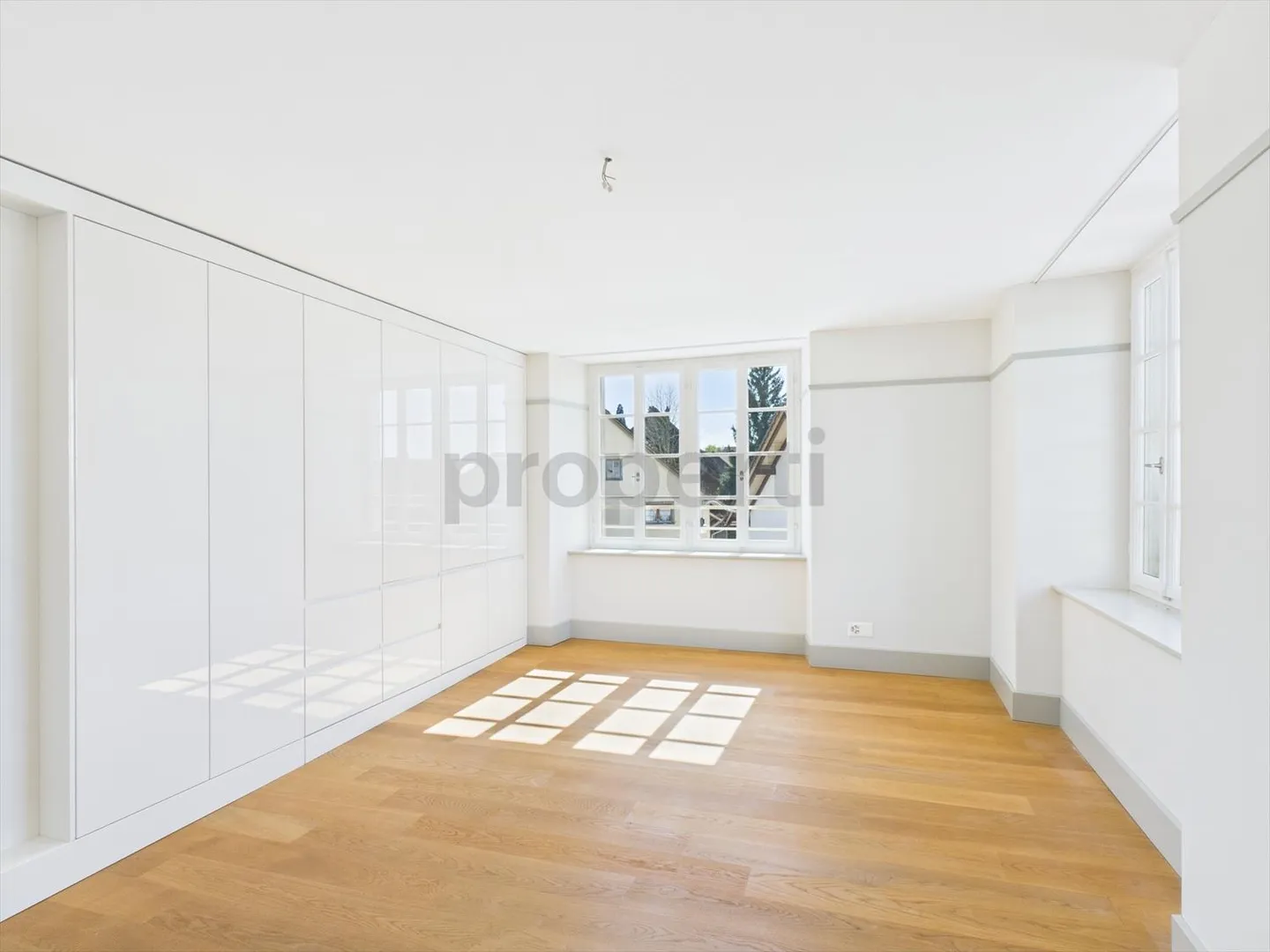 5.5 Zimmer Wohnung  ein einzigartiges Zuhause, das Geschichte und Moderne vereint - Foto 2 von 11