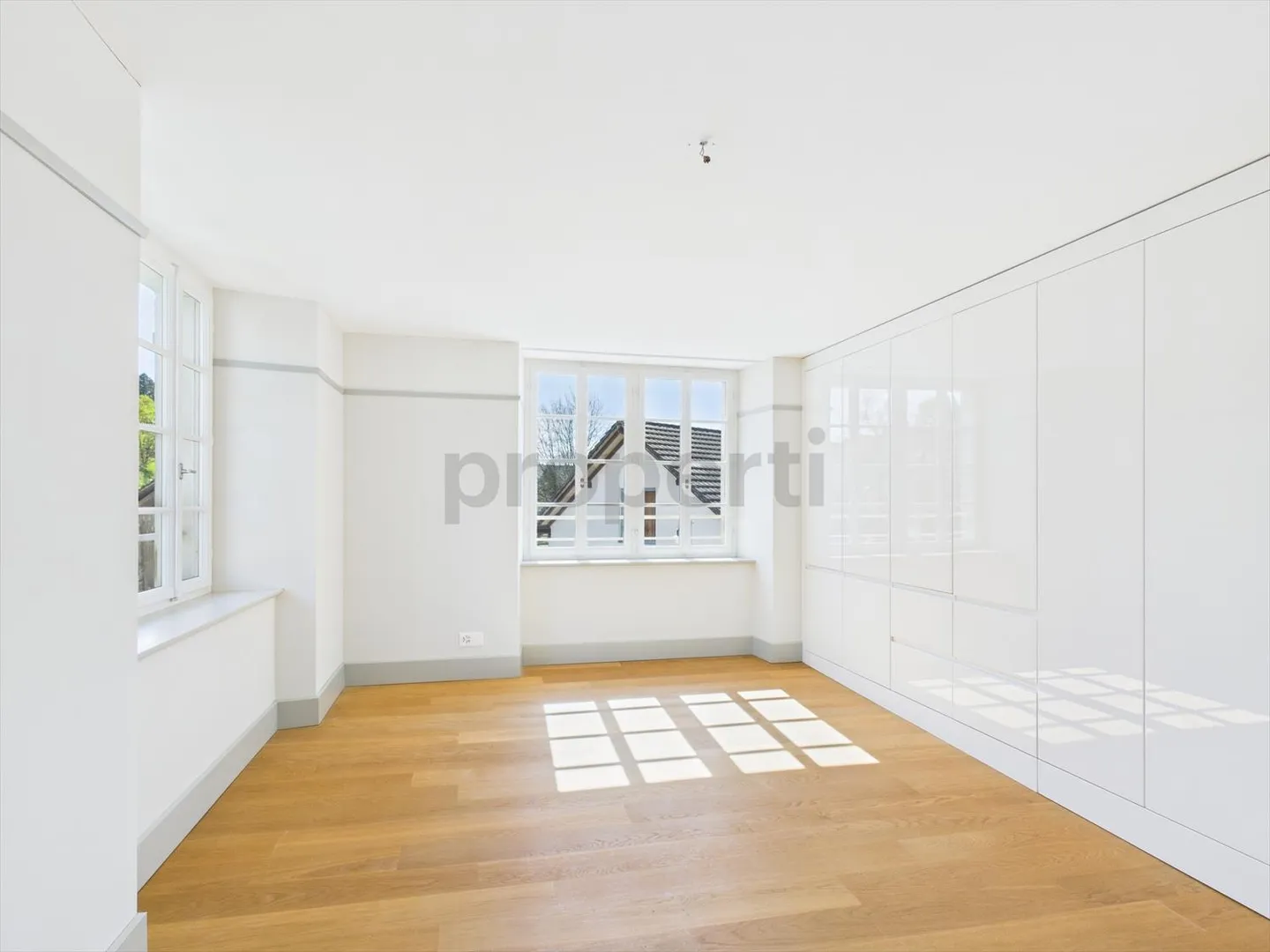 5.5 Zimmer Wohnung  ein einzigartiges Zuhause, das Geschichte und Moderne vereint - Foto 4 von 11