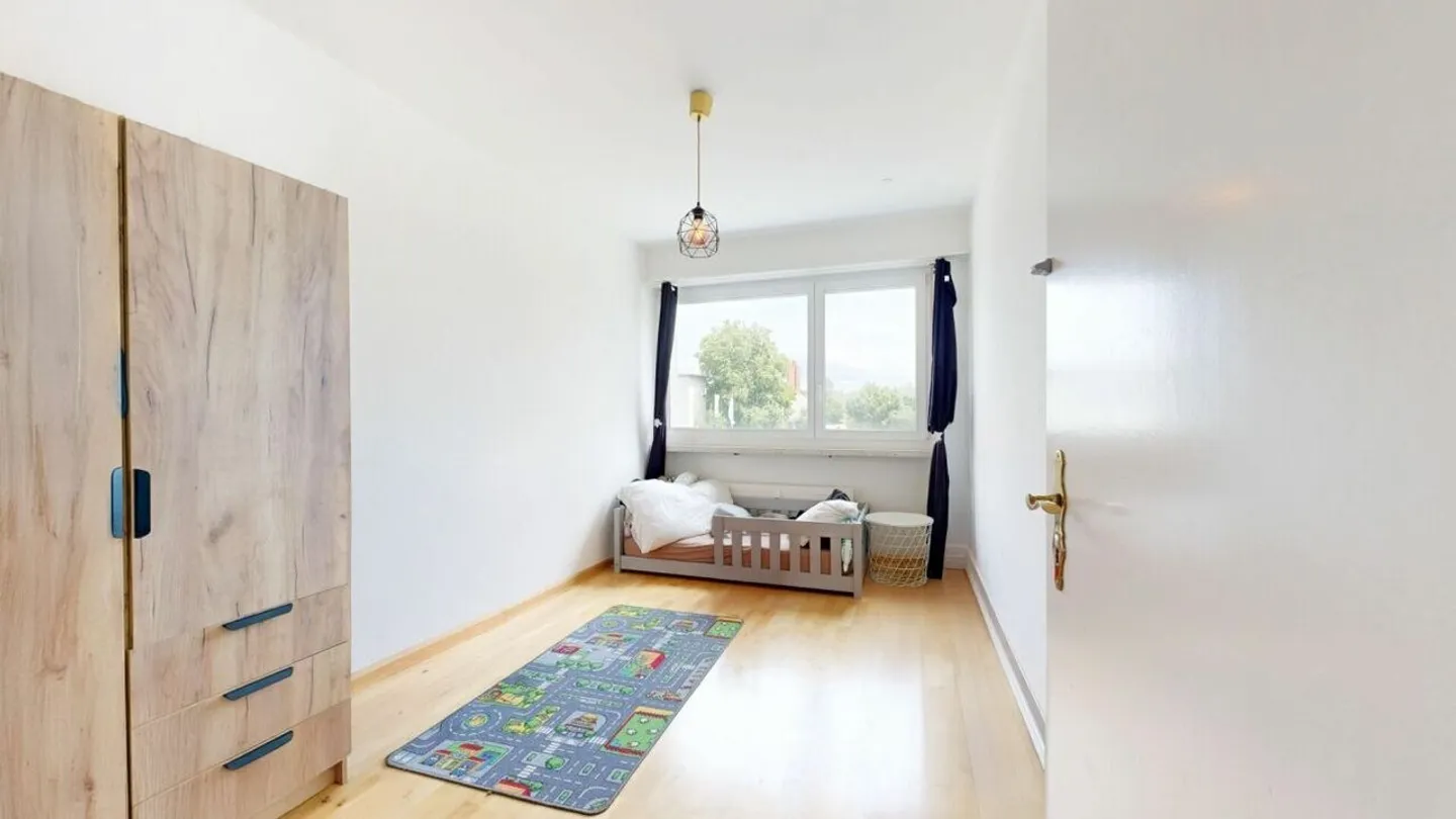 gemütliche Wohnung mit grosszügigem Balkon, Keller und Einstellhallenplatz - Foto 8 von 14
