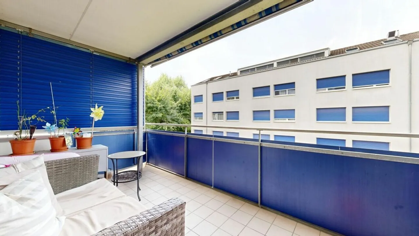 gemütliche Wohnung mit grosszügigem Balkon, Keller und Einstellhallenplatz - Foto 9 von 14