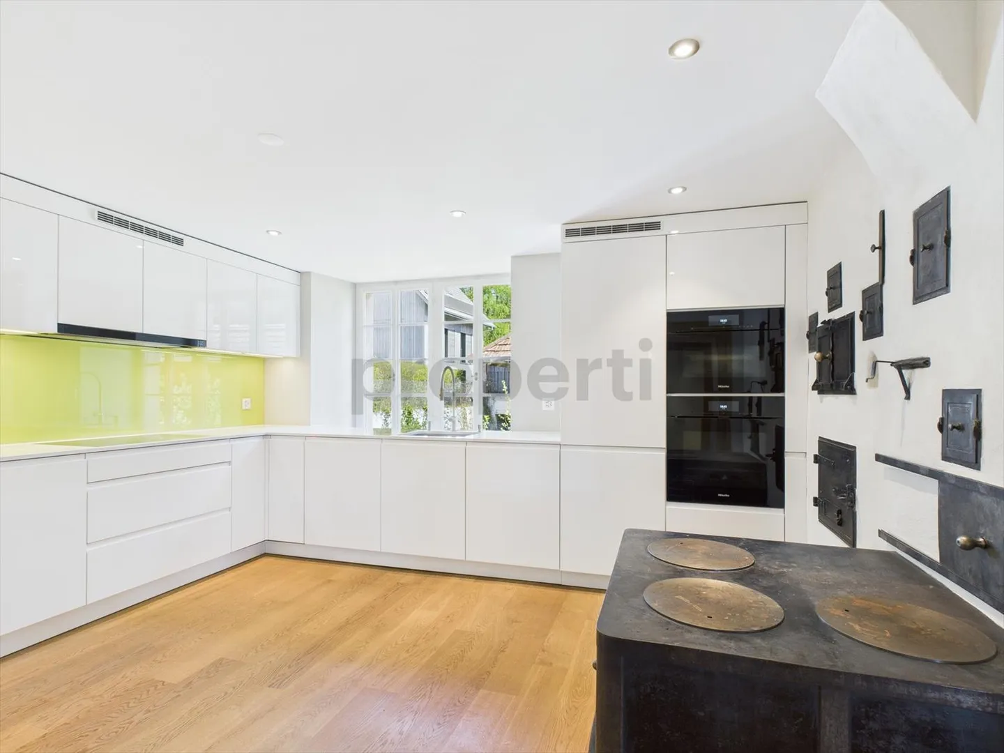 5.5 Zimmer Wohnung  ein einzigartiges Zuhause, das Geschichte und Moderne vereint - Foto 7 von 11