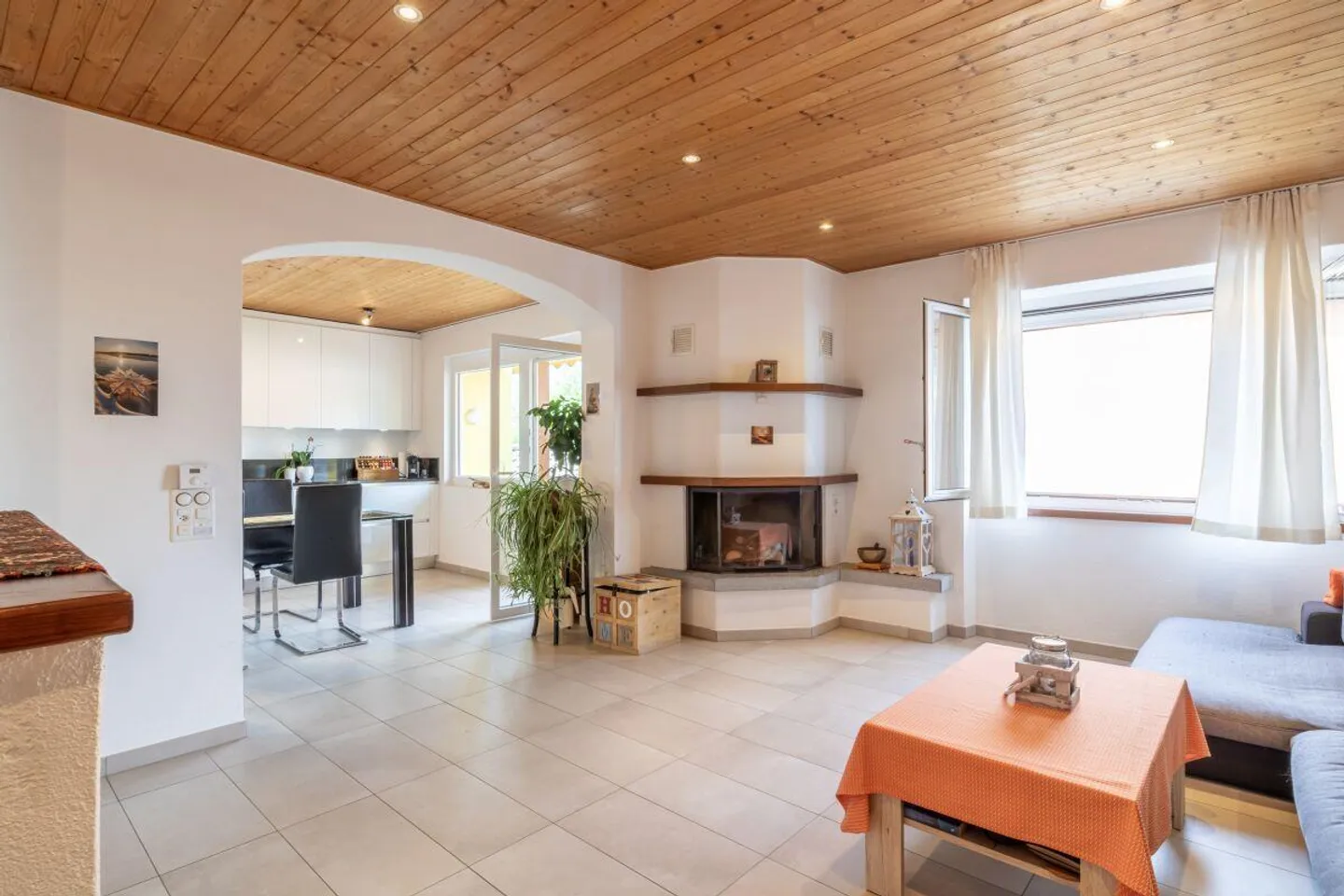 CUGNASCO - Mehrfamilienhaus mit großzügigen Wohnräumen - Foto 1 von 13